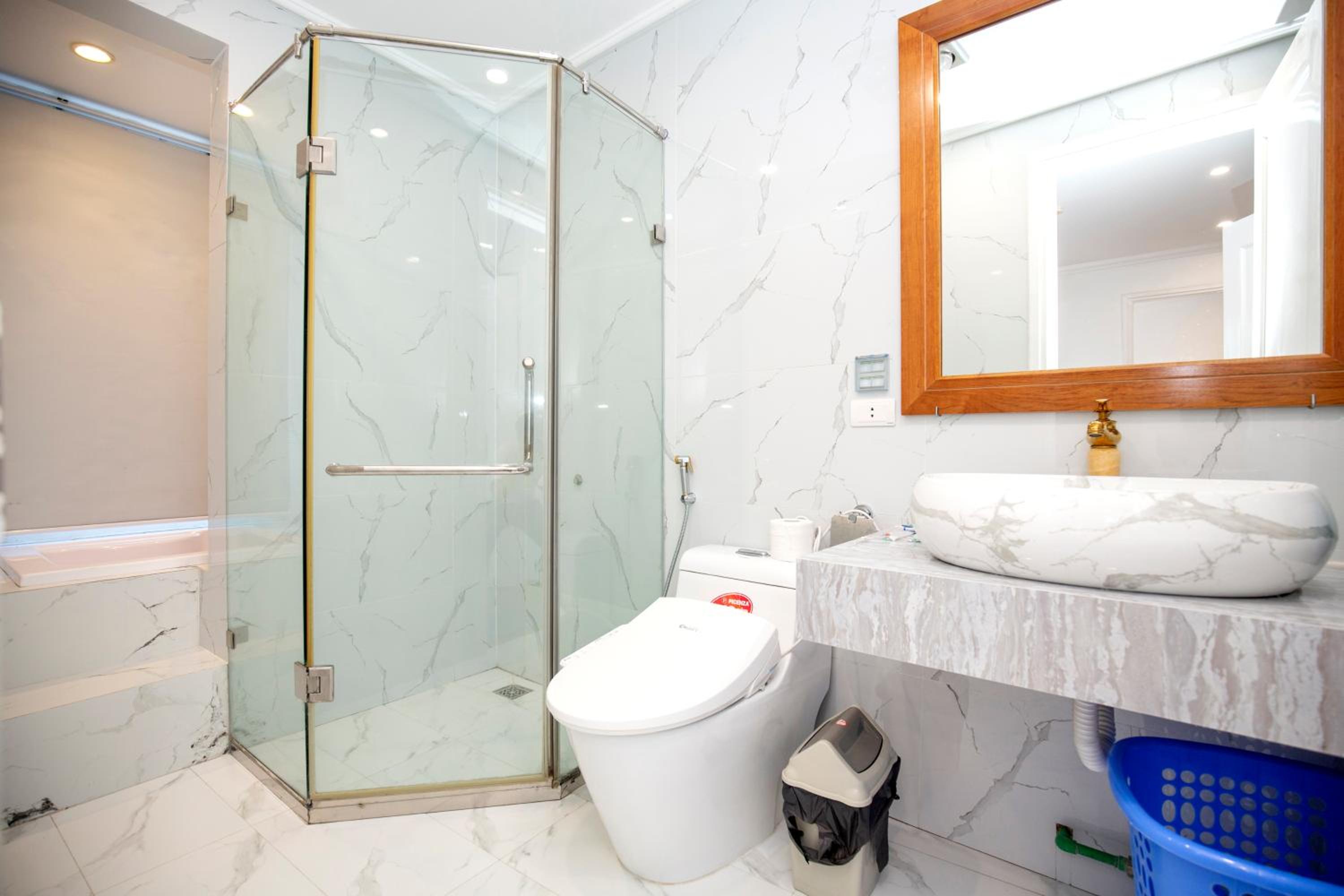 Sumitomo Tower-1 Bed Apartment & Hotel