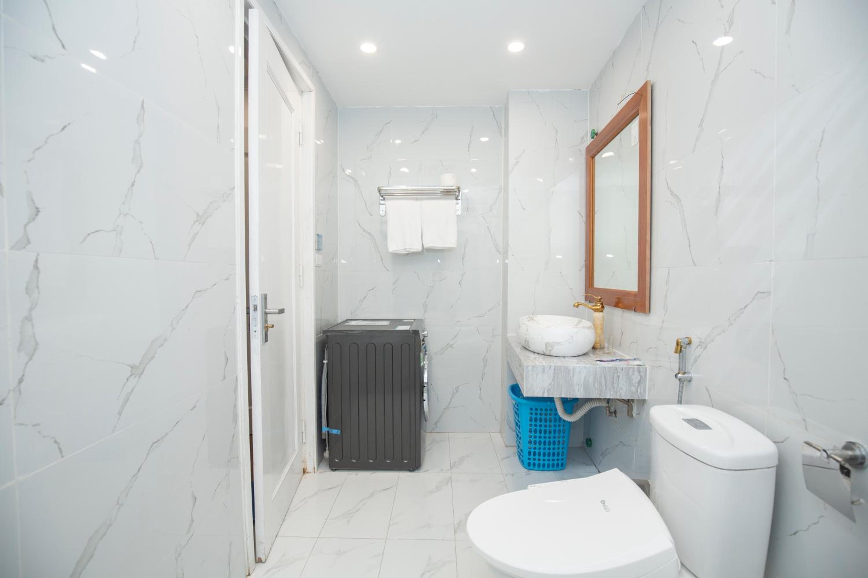 Sumitomo Tower-1 Bed Apartment & Hotel