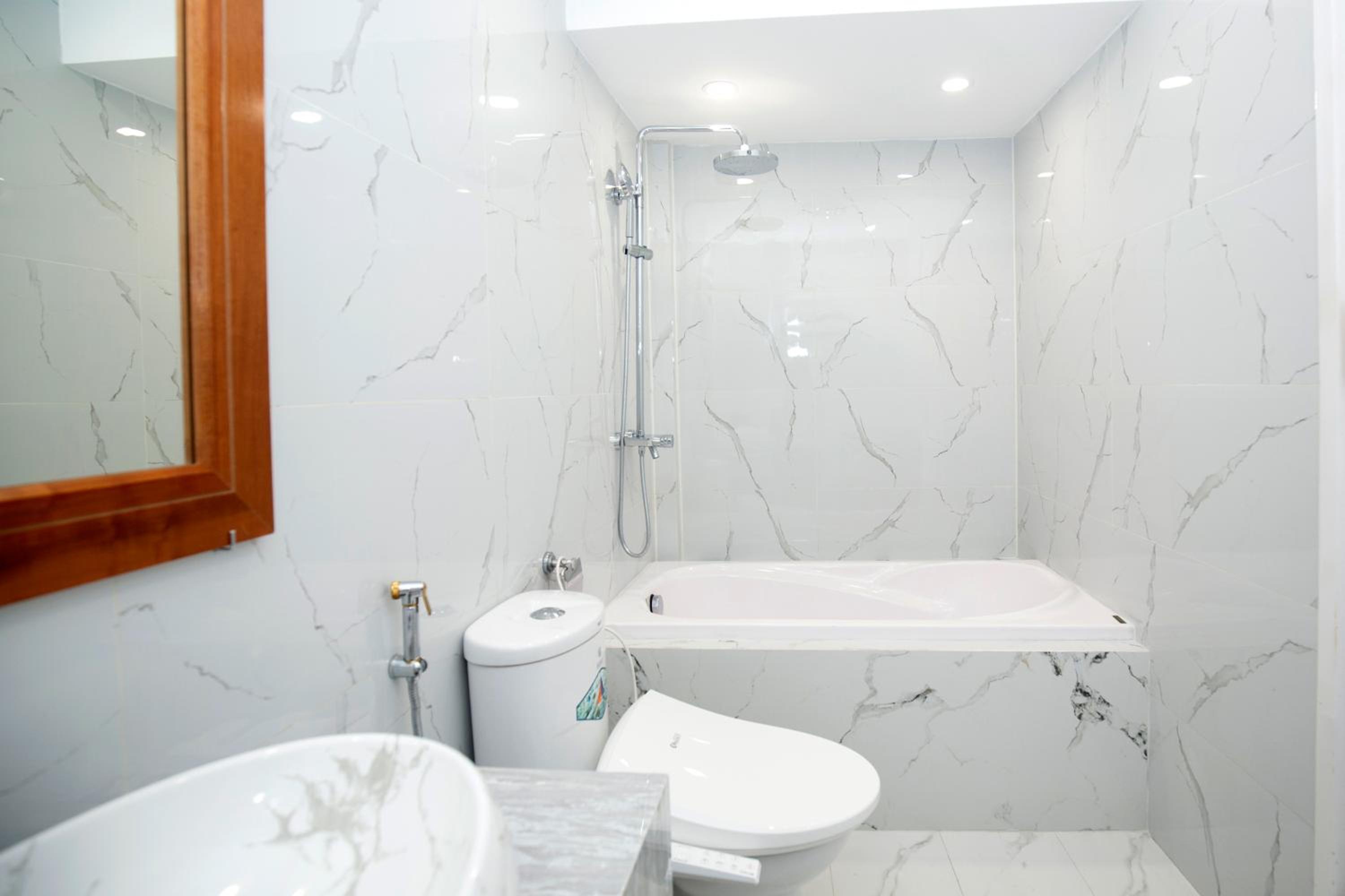 Sumitomo Tower-1 Bed Apartment & Hotel
