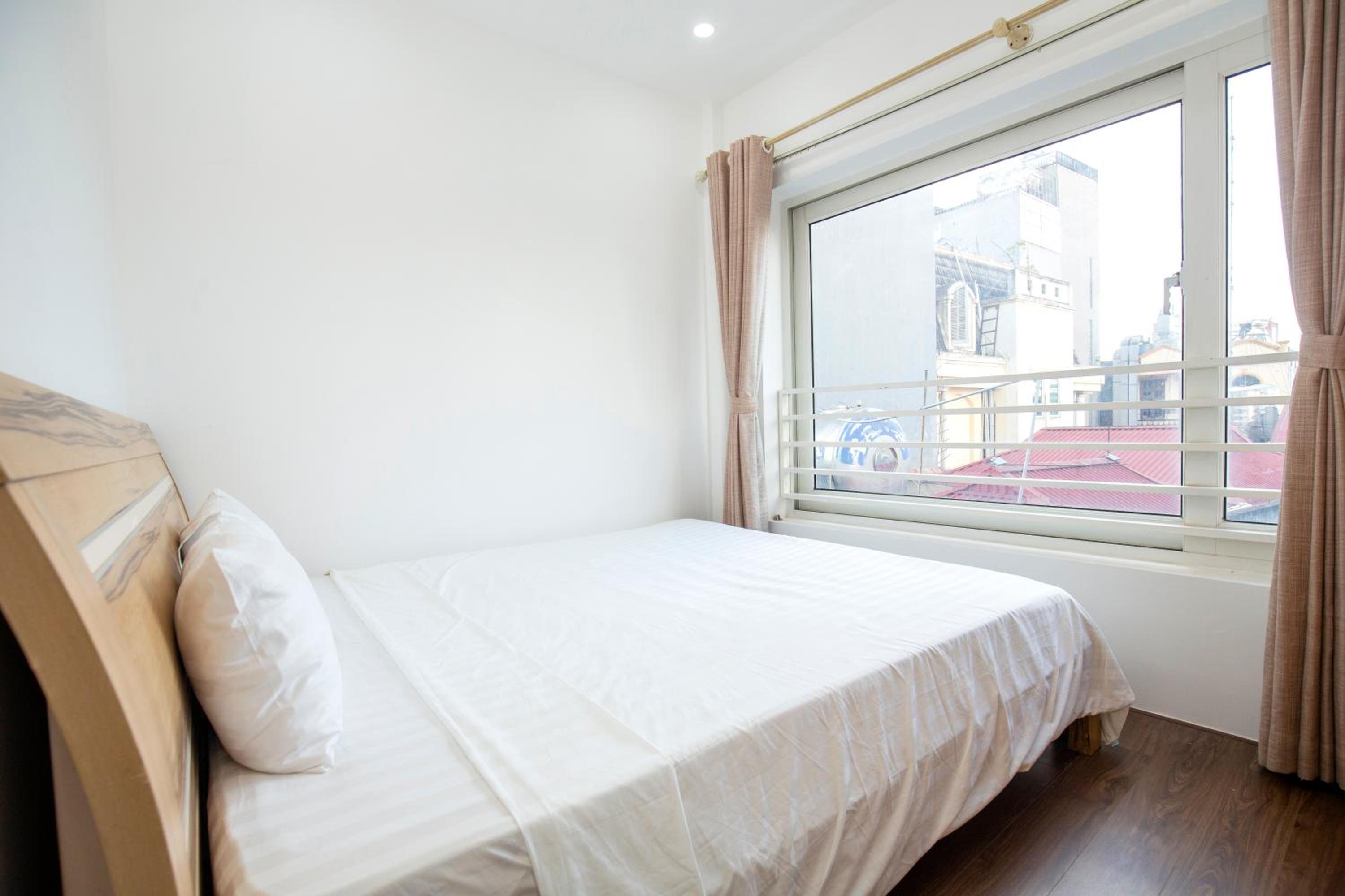 Sumitomo Tower-1 Bed Apartment & Hotel