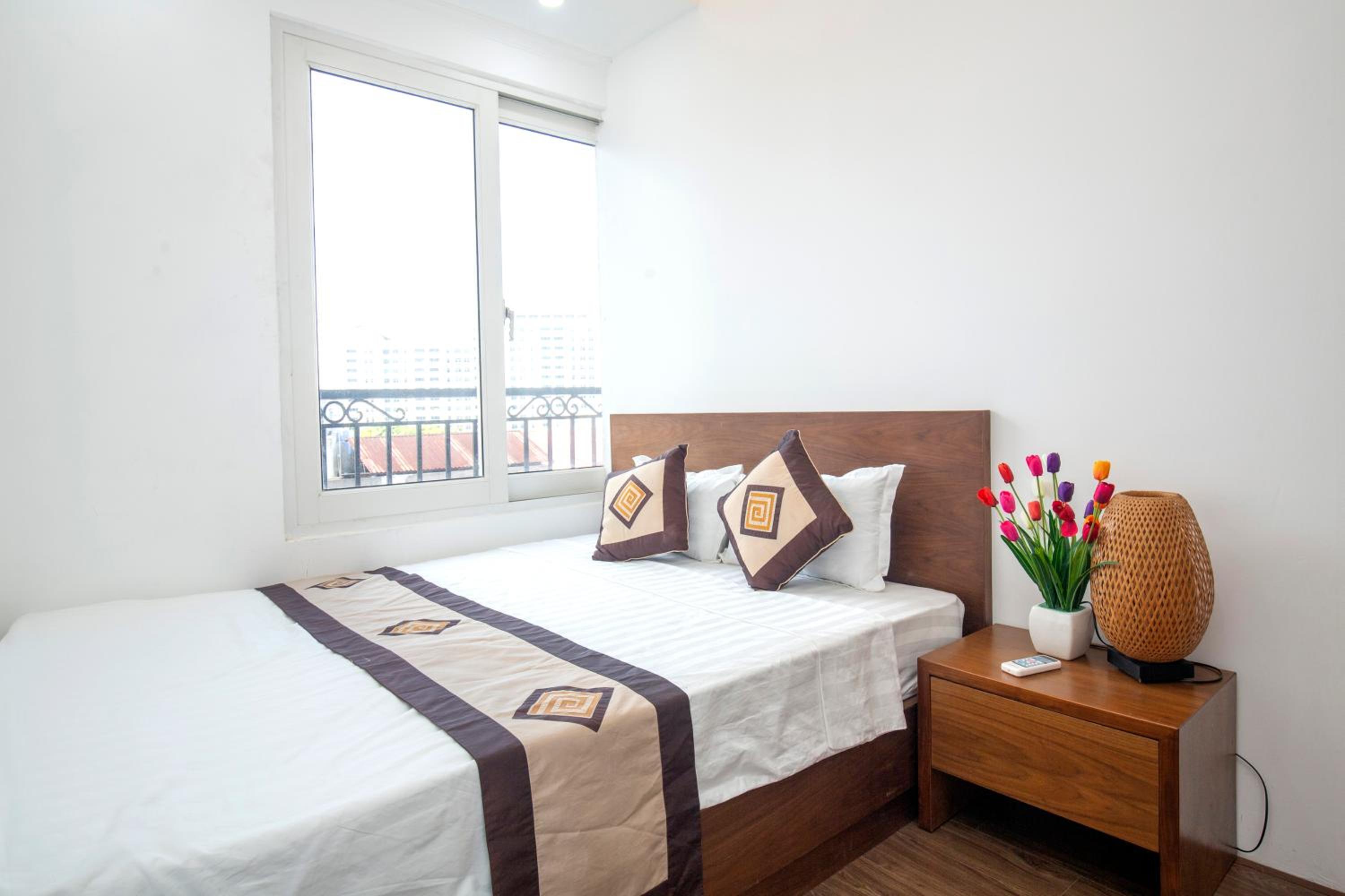 Sumitomo Tower-1 Bed Apartment & Hotel