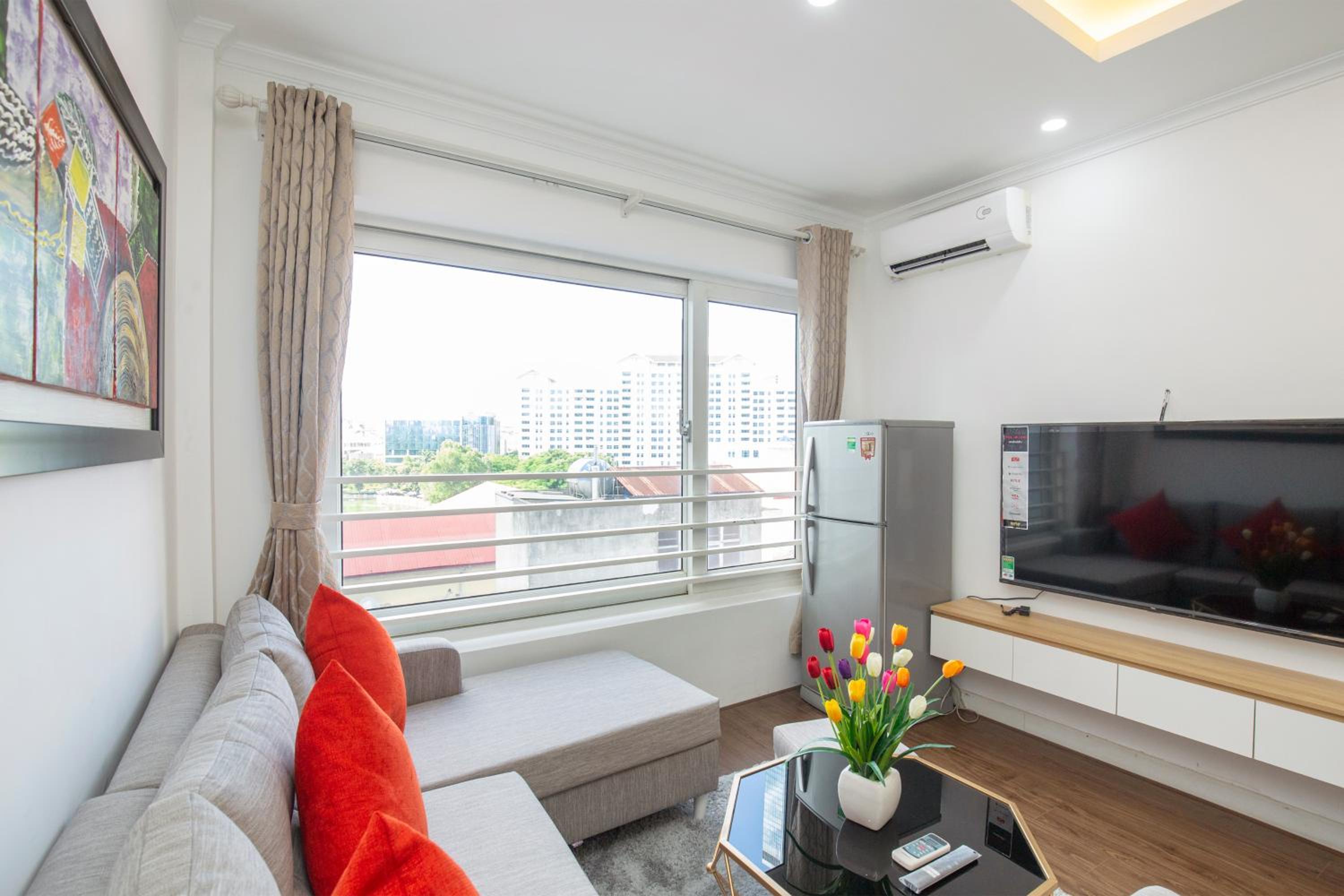 Sumitomo Tower-1 Bed Apartment & Hotel