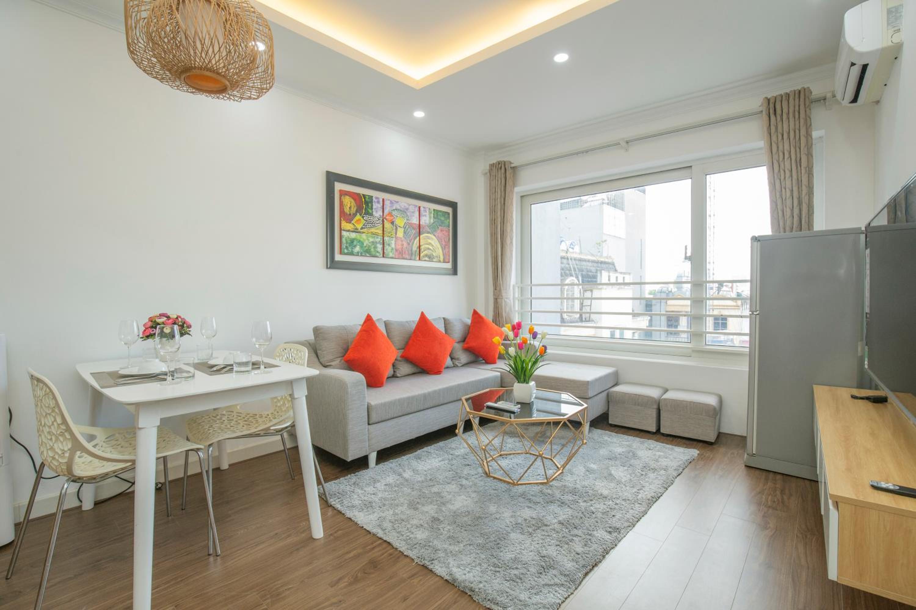 Sumitomo Tower-1 Bed Apartment & Hotel