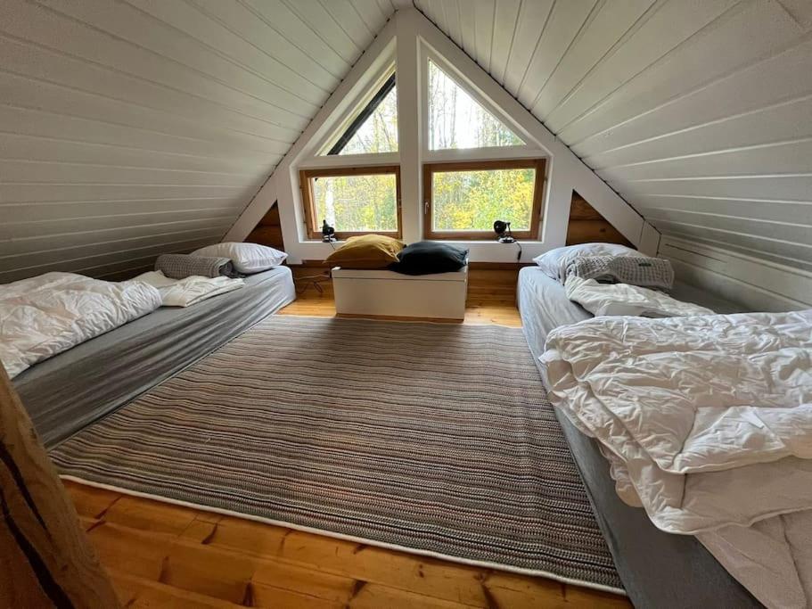 Järvenrantamökki Nurmijärvellä, Villa Rauha