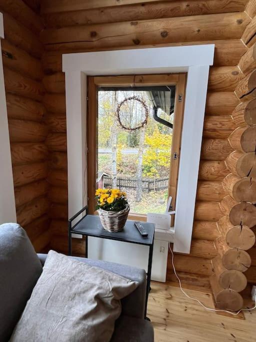 Järvenrantamökki Nurmijärvellä, Villa Rauha
