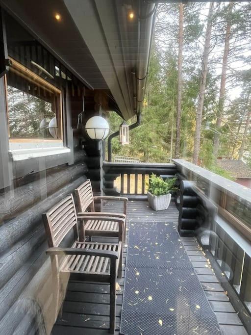 Järvenrantamökki Nurmijärvellä, Villa Rauha