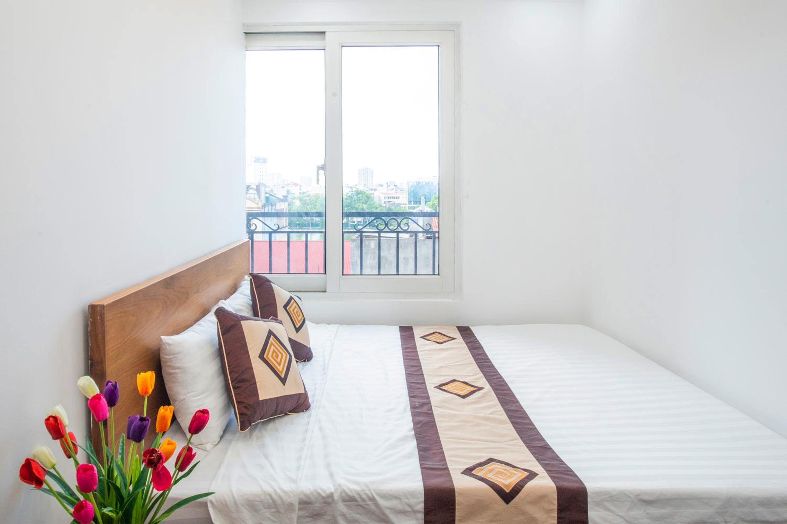 Sumitomo Tower-1 Bed Apartment & Hotel