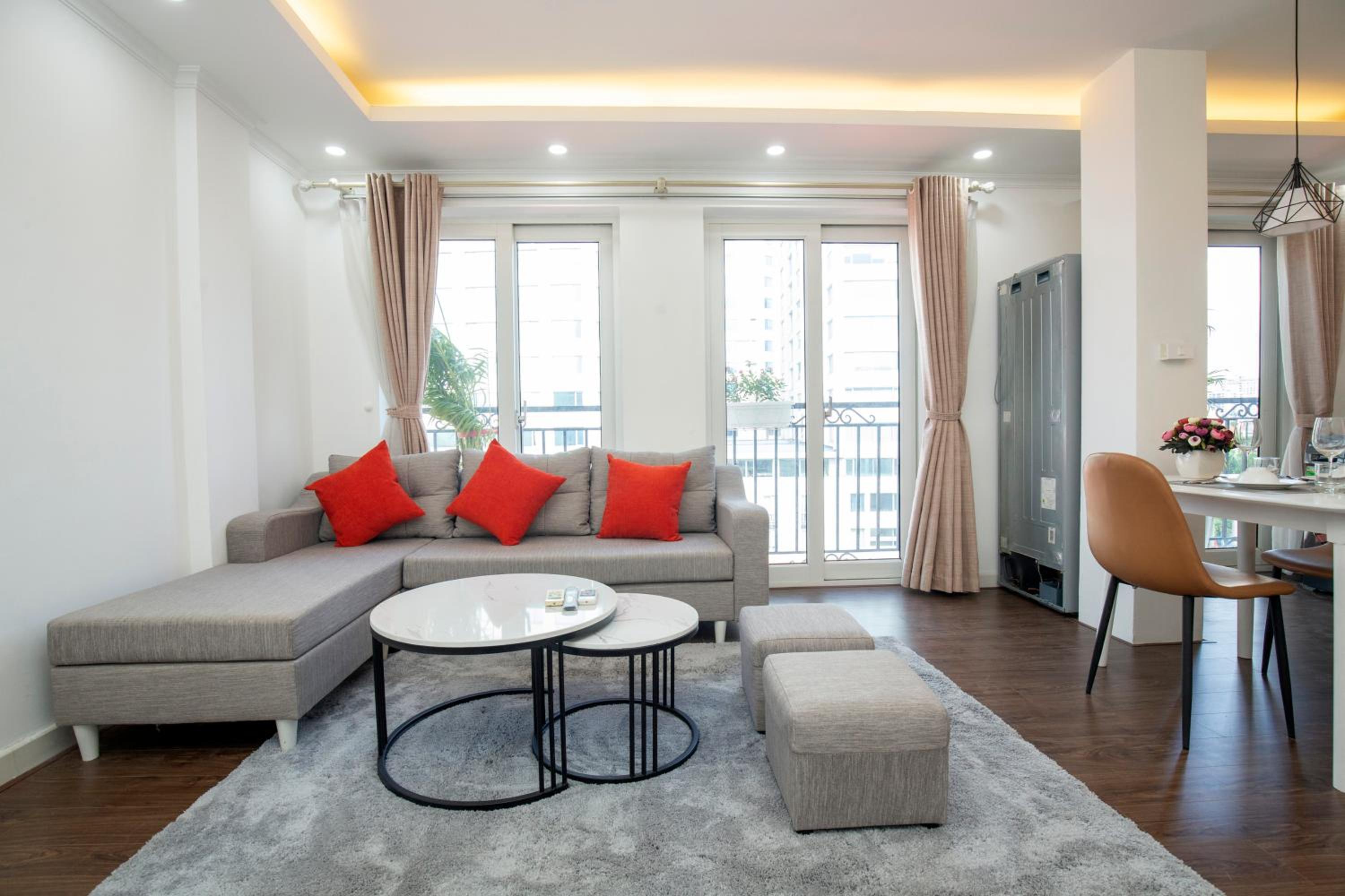 Sumitomo Tower-1 Bed Apartment & Hotel