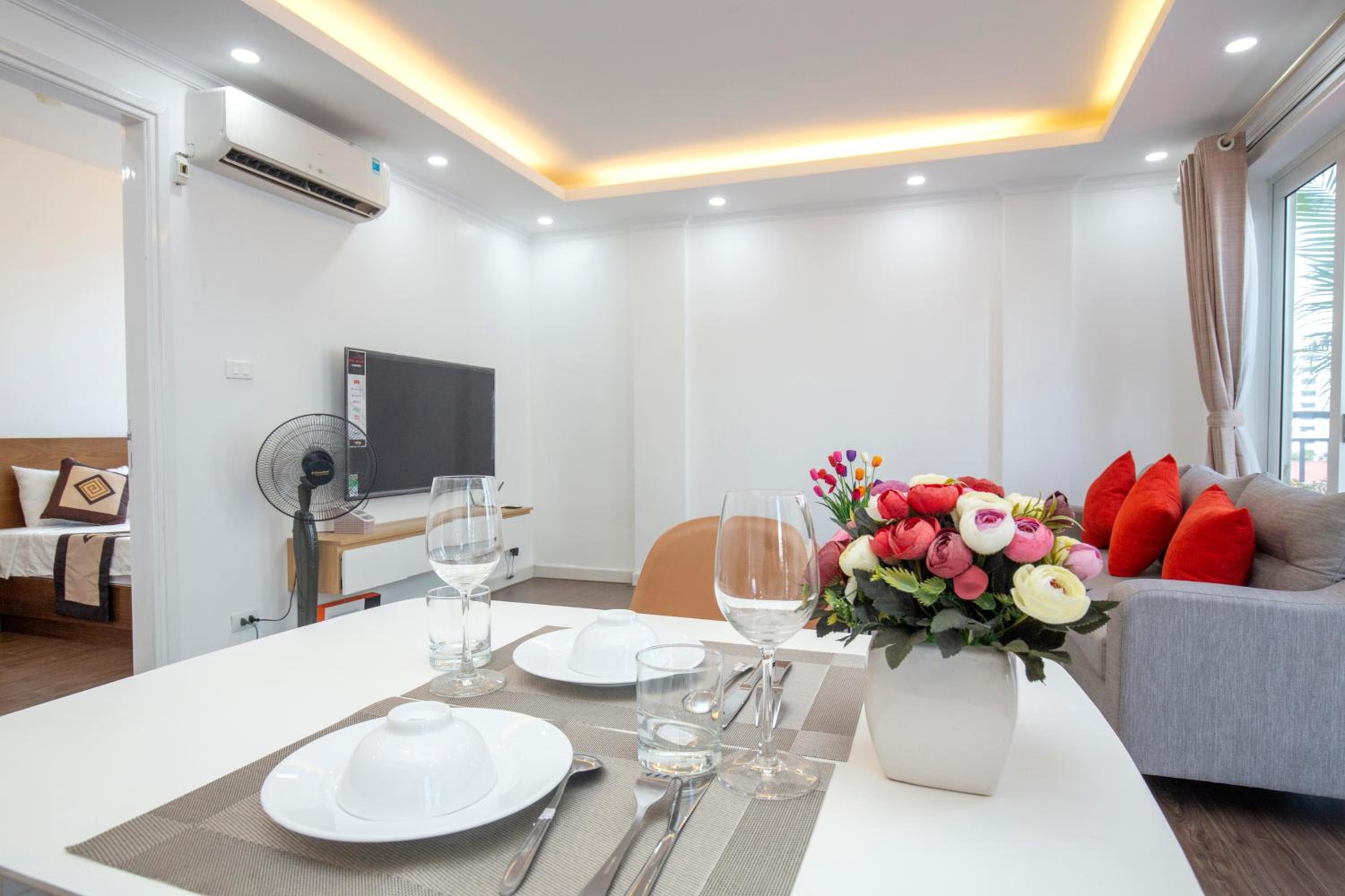 Sumitomo Tower-1 Bed Apartment & Hotel