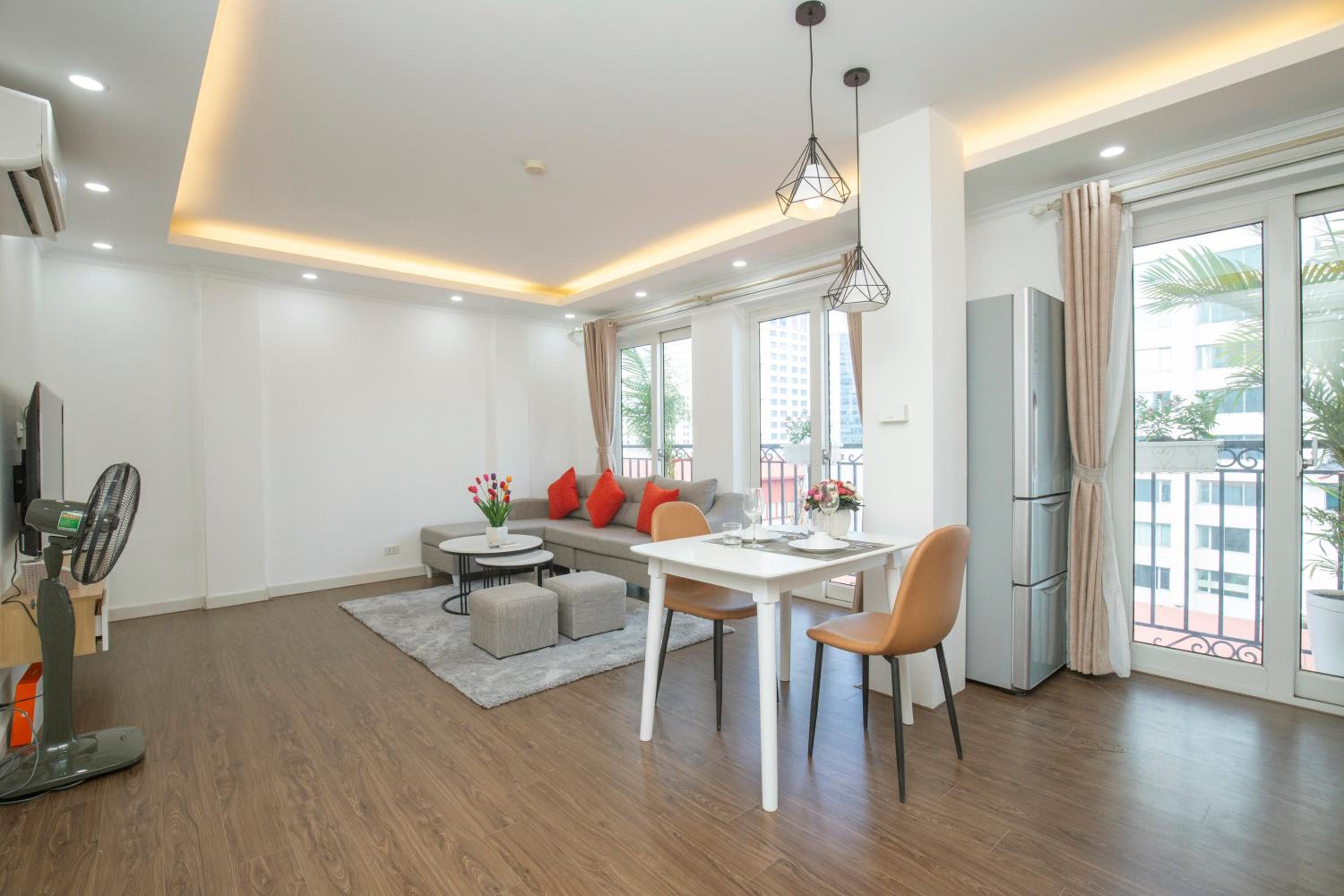 Sumitomo Tower-1 Bed Apartment & Hotel