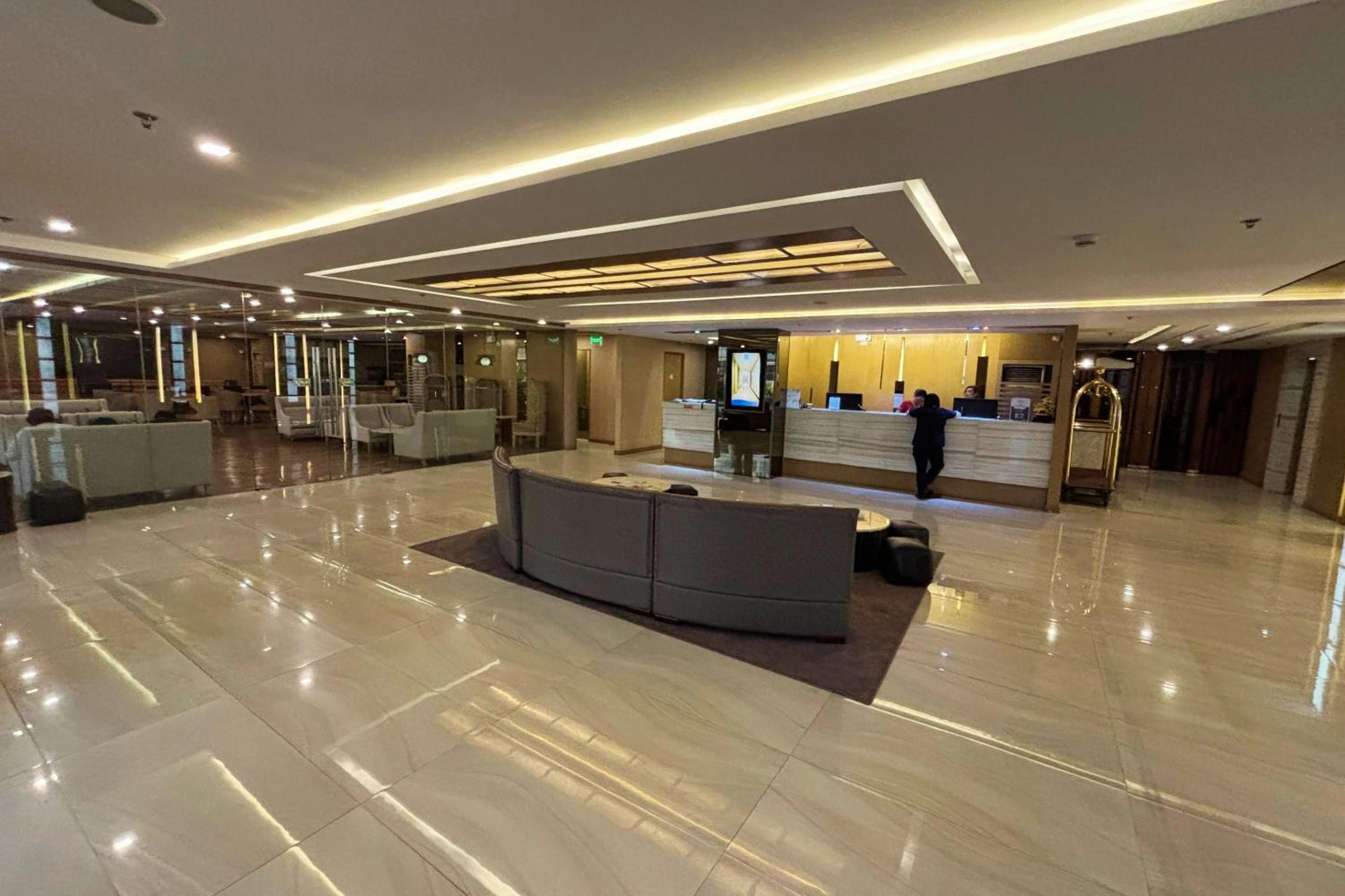 Extremeli Suites