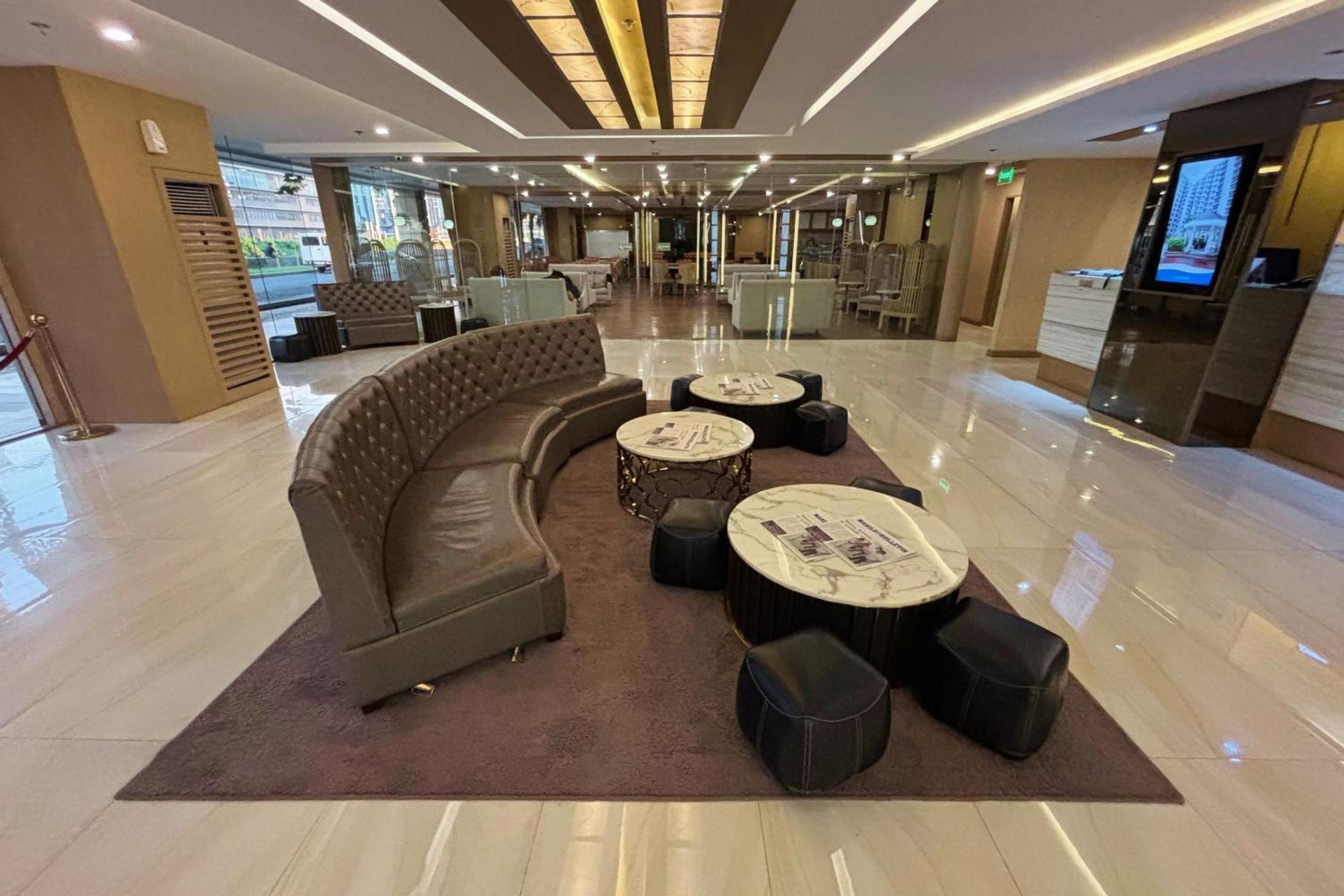 Extremeli Suites