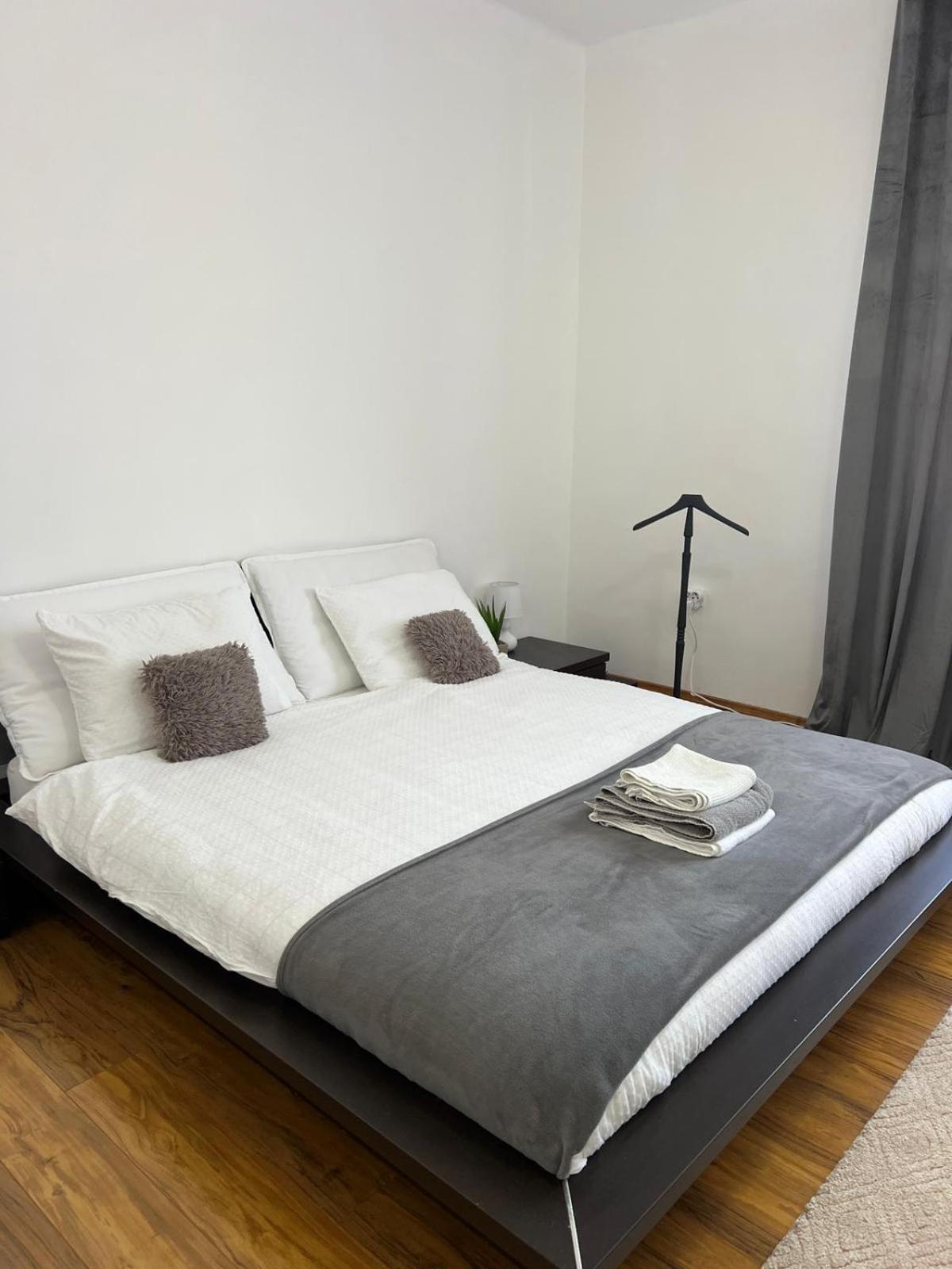 Zen Apartment 4 view 4