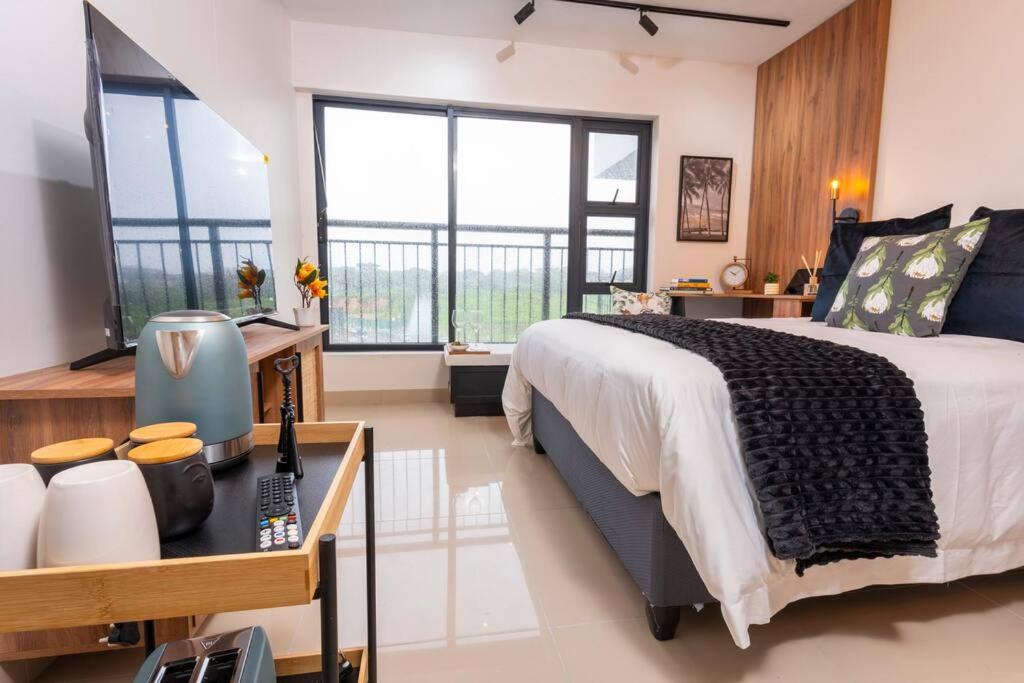 Prime location Ritzy Umhlanga Bachelor view 5