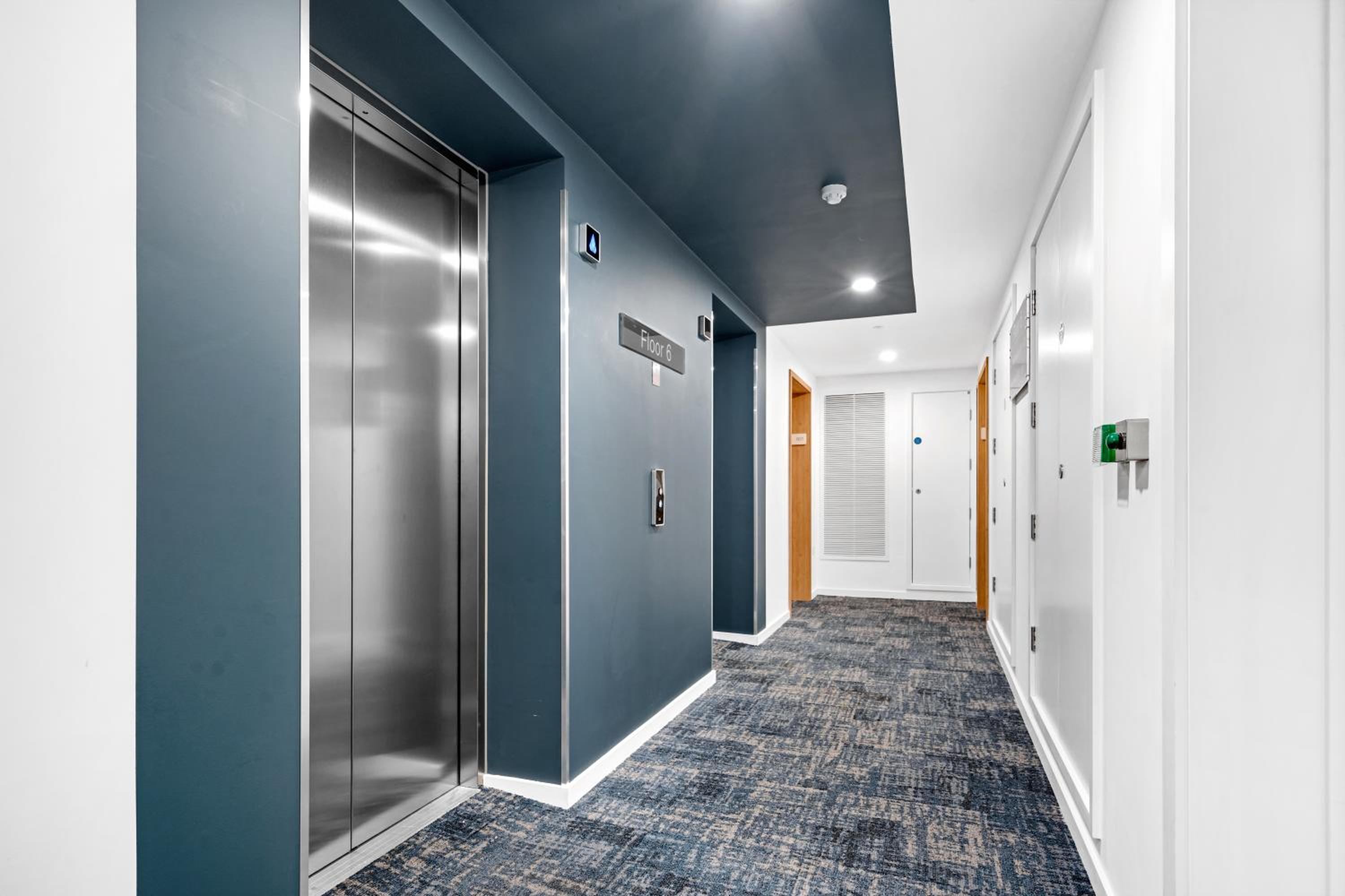 Brand new, 1GB WI-FI, 2min to tube, Elisabeth line, Overground, Royal Hospital, Queen Mary university, Bricklane, City, free amenities