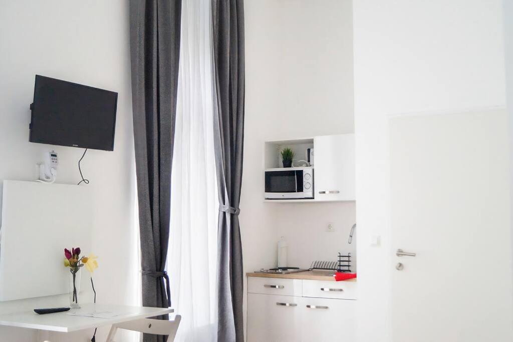 2 Spacious Apts for 6P, Only 7Min to Stadthalle