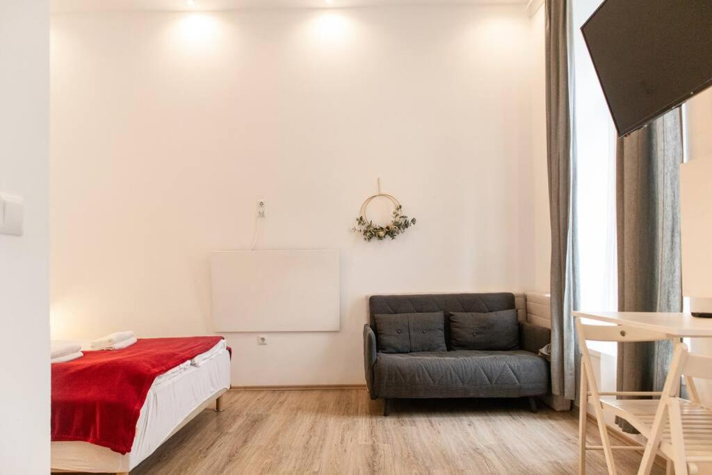 2 Spacious Apts for 6P, Only 7Min to Stadthalle