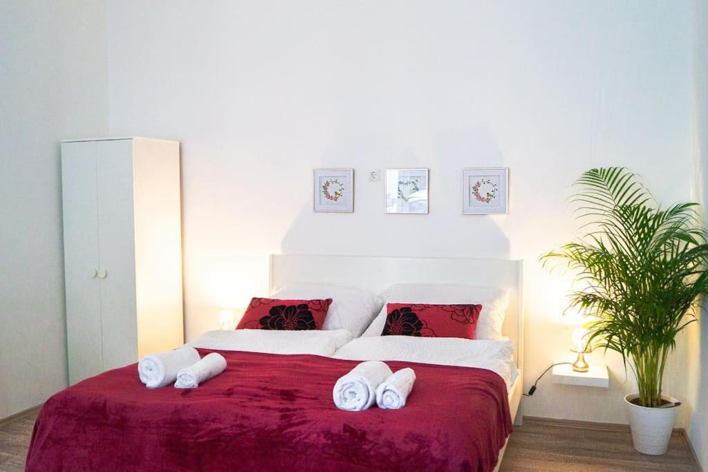 2 Spacious Apts for 6P, Only 7Min to Stadthalle