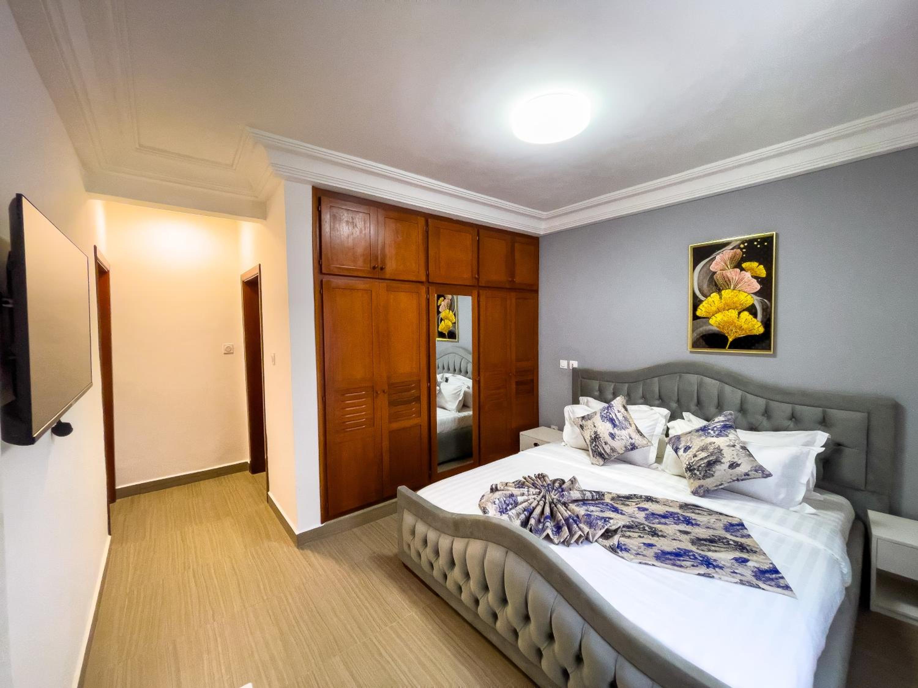 G&G Residency