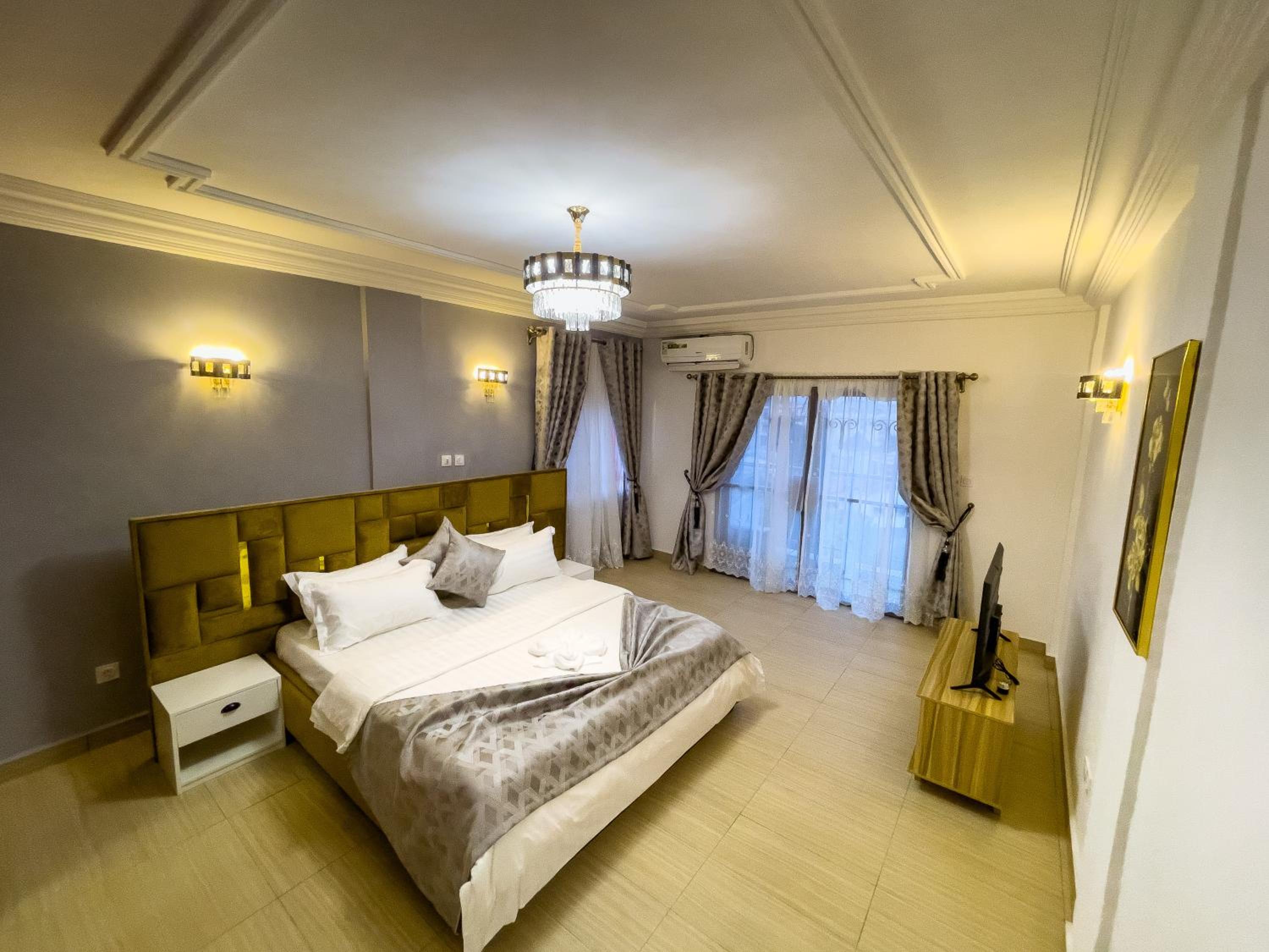 G&G Residency