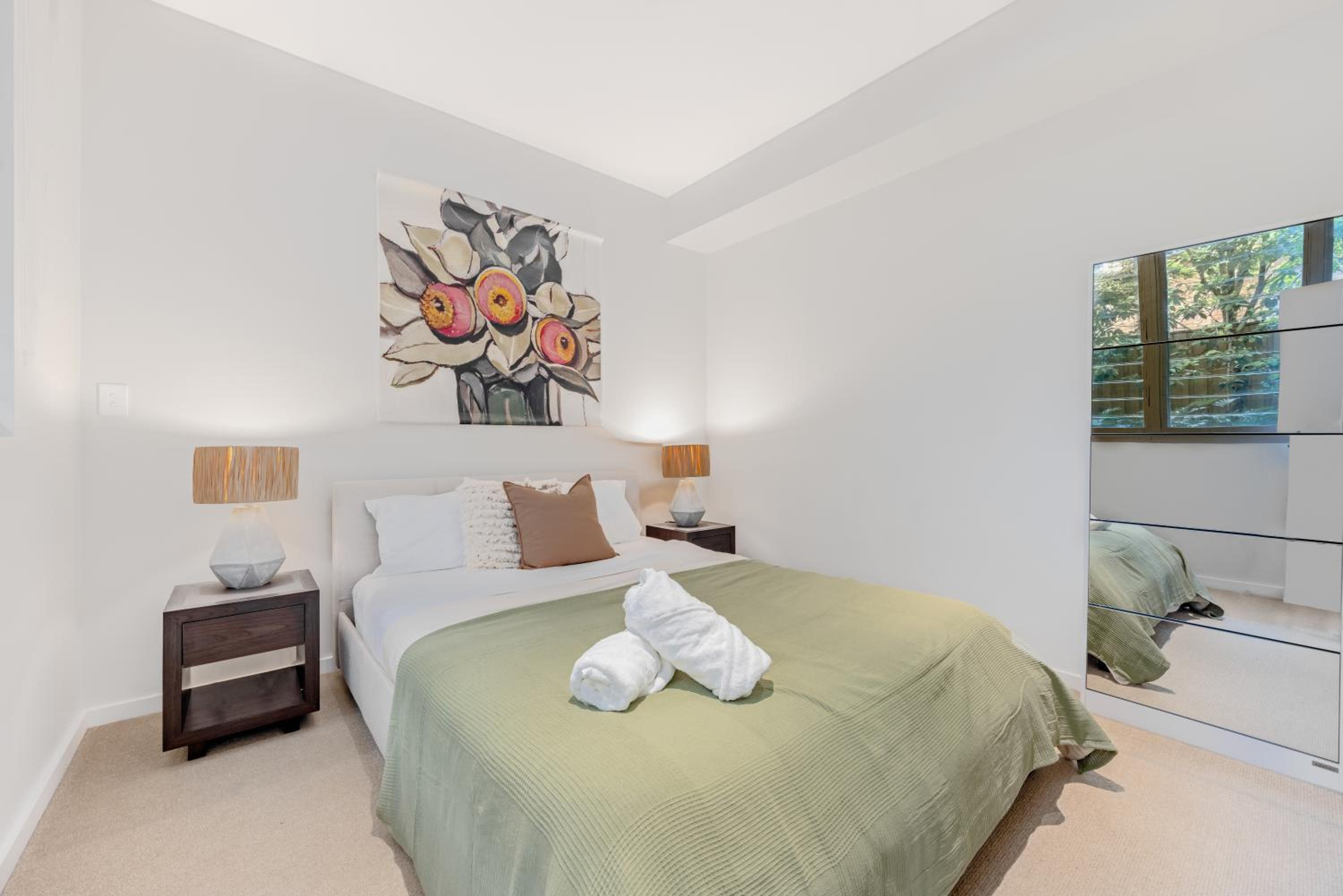 Modern & Quiet 1BR Apartment with Private Garden in Bondi close to the Beach