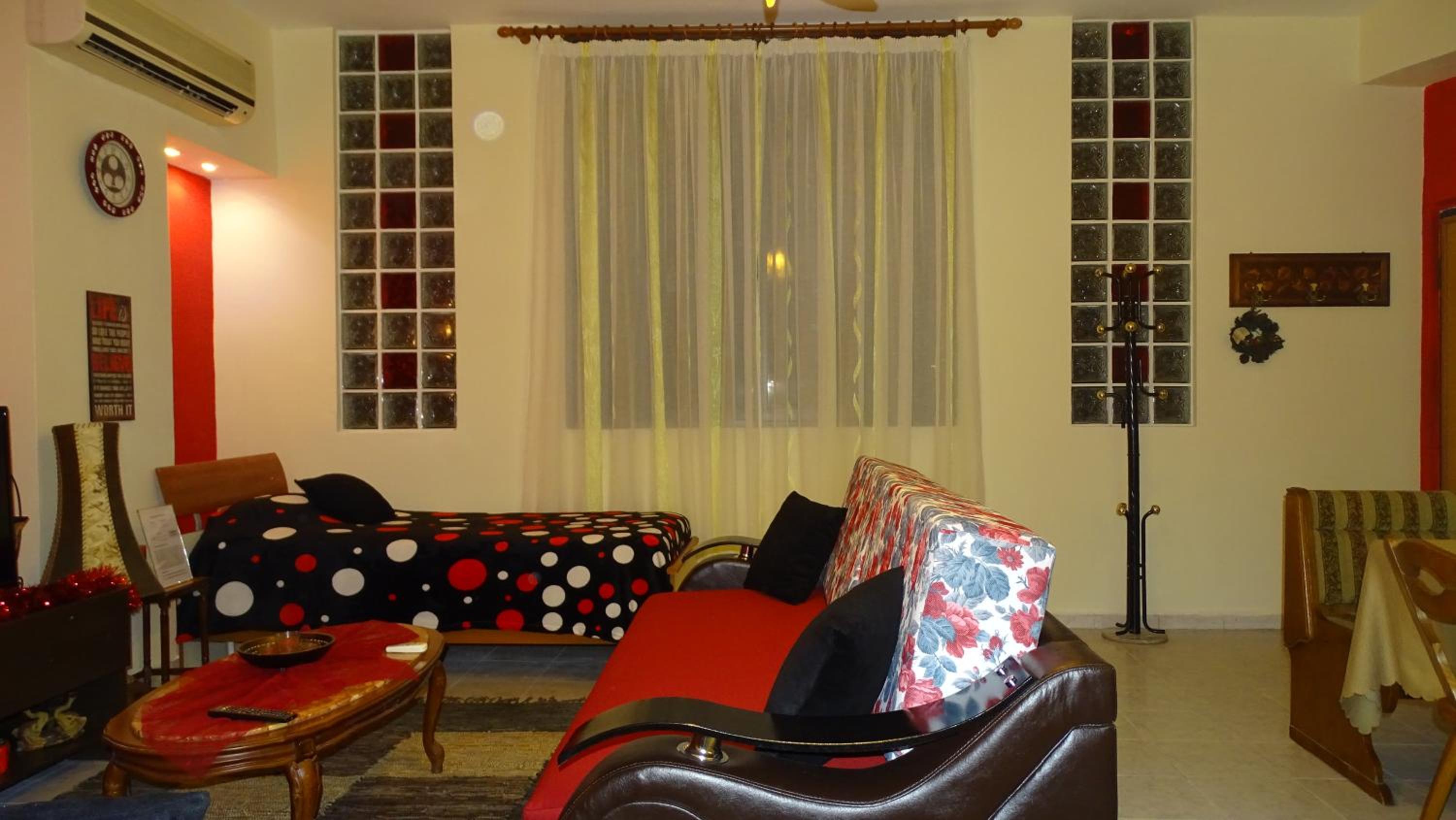 Central Apartments Shoshi