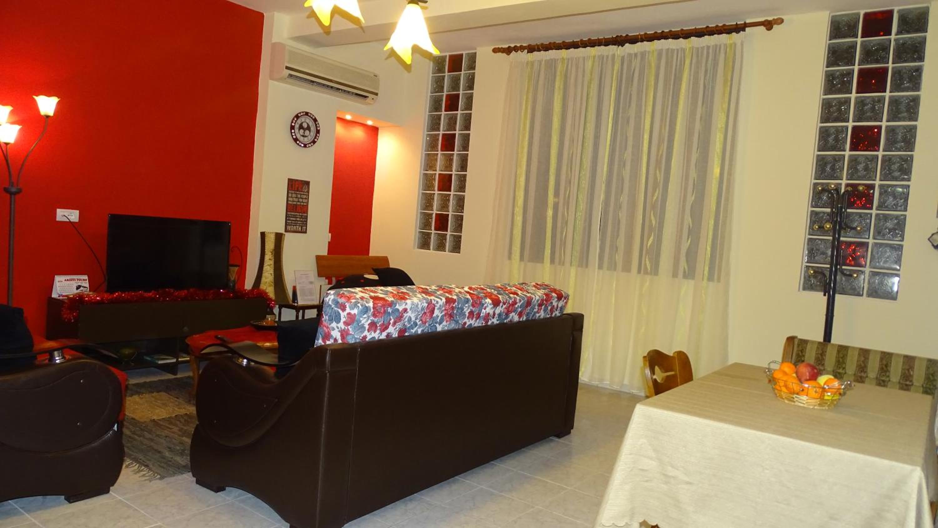 Central Apartments Shoshi