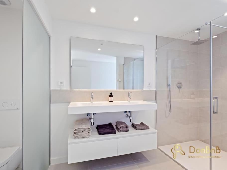 Apartamento con jardín y piscina privada en Higuerón West