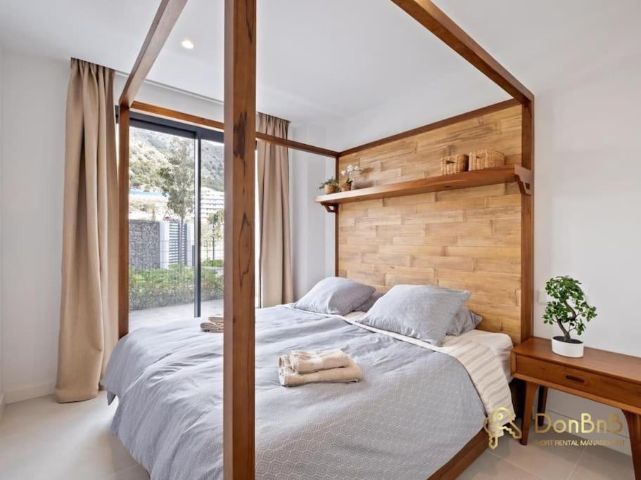 Apartamento con jardín y piscina privada en Higuerón West