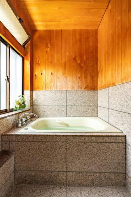 2 min walk from station - 180 sqm - 4 bedrooms - full kitchen - Shibuya Shinjuku - Seijo - Setagaya kids - luxury - traditional