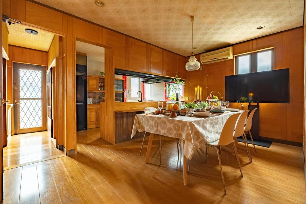 2 min walk from station - 180 sqm - 4 bedrooms - full kitchen - Shibuya Shinjuku - Seijo - Setagaya kids - luxury - traditional