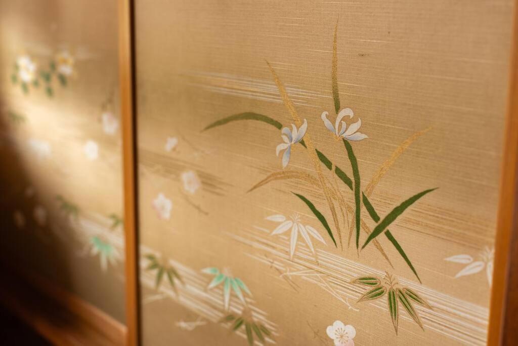 2 min walk from station - 180 sqm - 4 bedrooms - full kitchen - Shibuya Shinjuku - Seijo - Setagaya kids - luxury - traditional