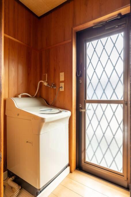 2 min walk from station - 180 sqm - 4 bedrooms - full kitchen - Shibuya Shinjuku - Seijo - Setagaya kids - luxury - traditional