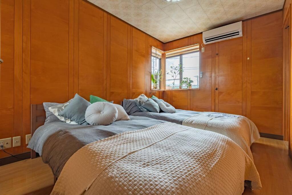 2 min walk from station - 180 sqm - 4 bedrooms - full kitchen - Shibuya Shinjuku - Seijo - Setagaya kids - luxury - traditional