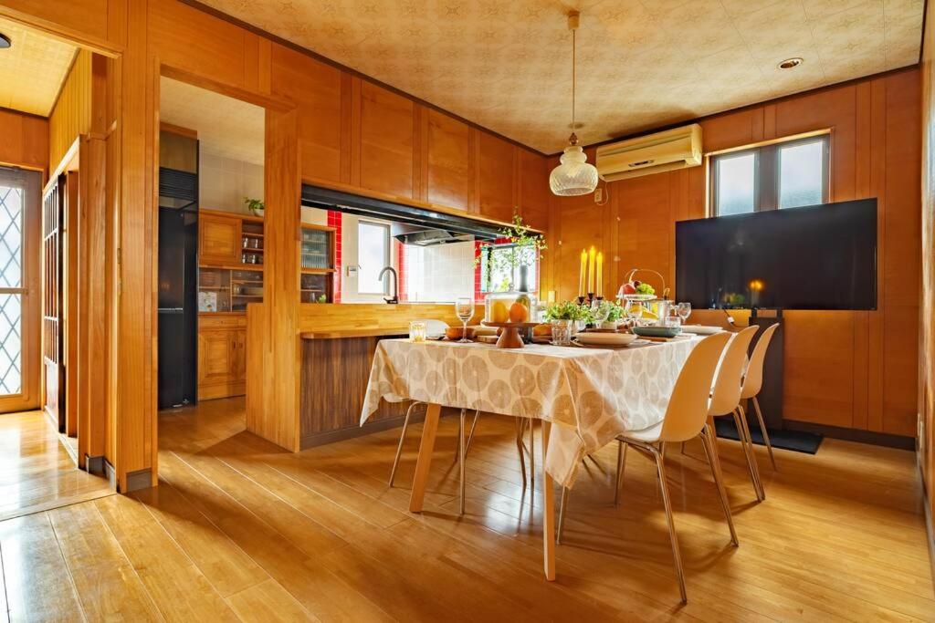 2 min walk from station - 180 sqm - 4 bedrooms - full kitchen - Shibuya Shinjuku - Seijo - Setagaya kids - luxury - traditional