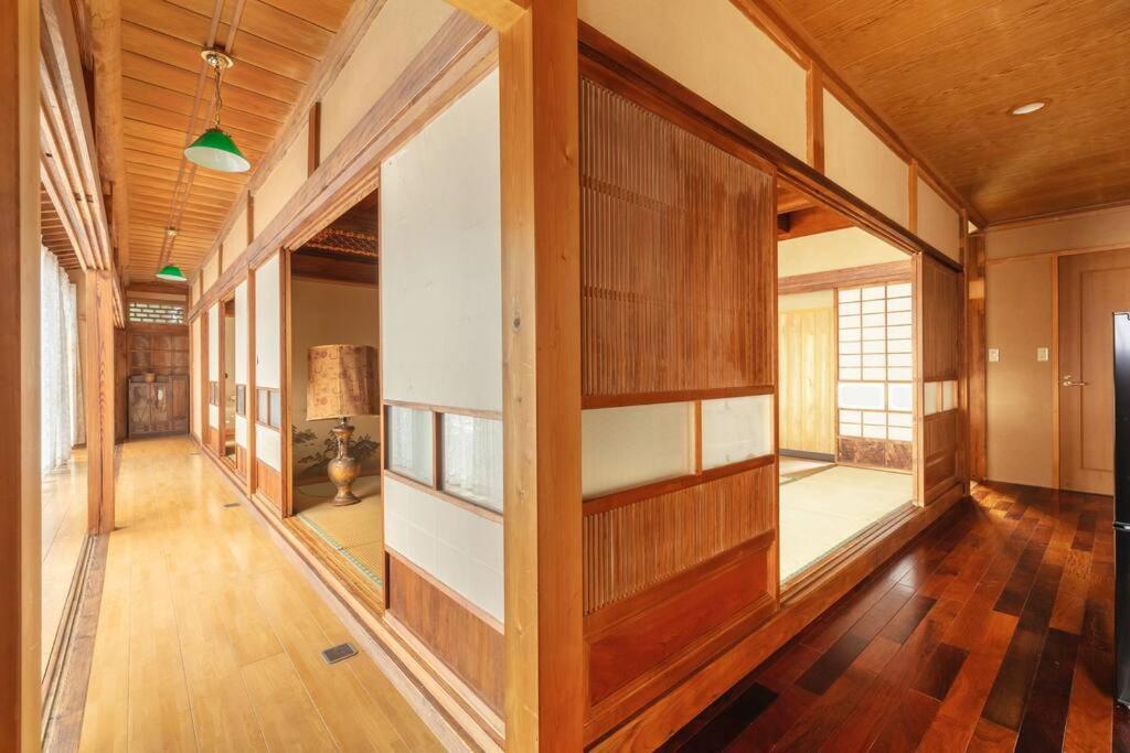 2 min walk from station - 180 sqm - 4 bedrooms - full kitchen - Shibuya Shinjuku - Seijo - Setagaya kids - luxury - traditional