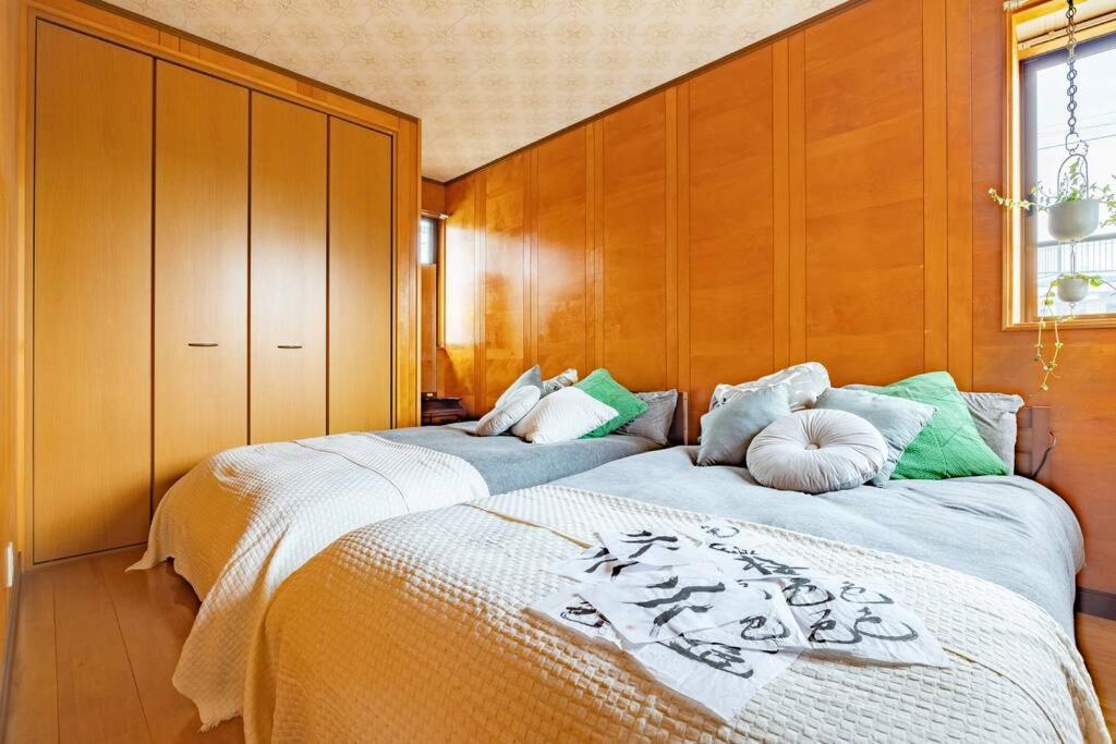 2 min walk from station - 180 sqm - 4 bedrooms - full kitchen - Shibuya Shinjuku - Seijo - Setagaya kids - luxury - traditional