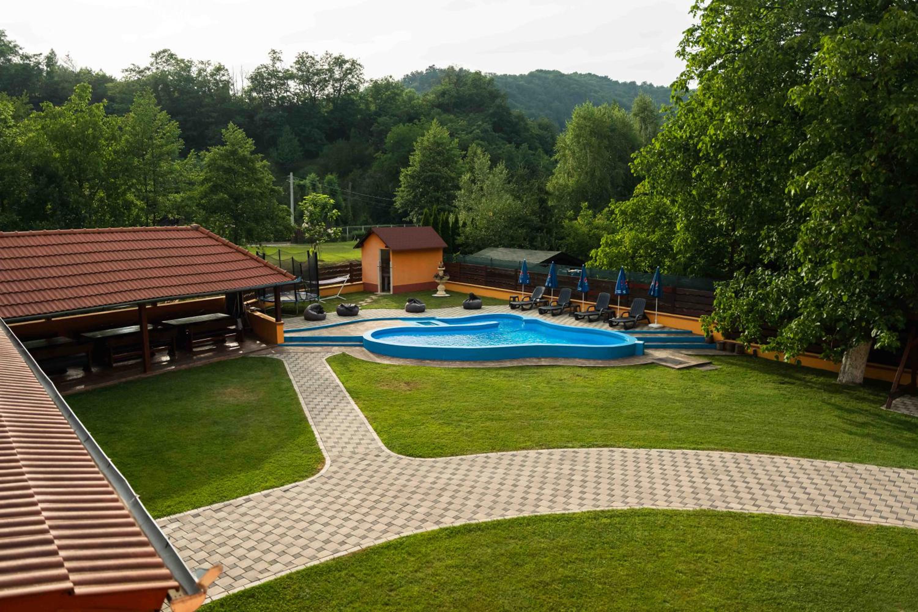 Cabana Sargetia view 2