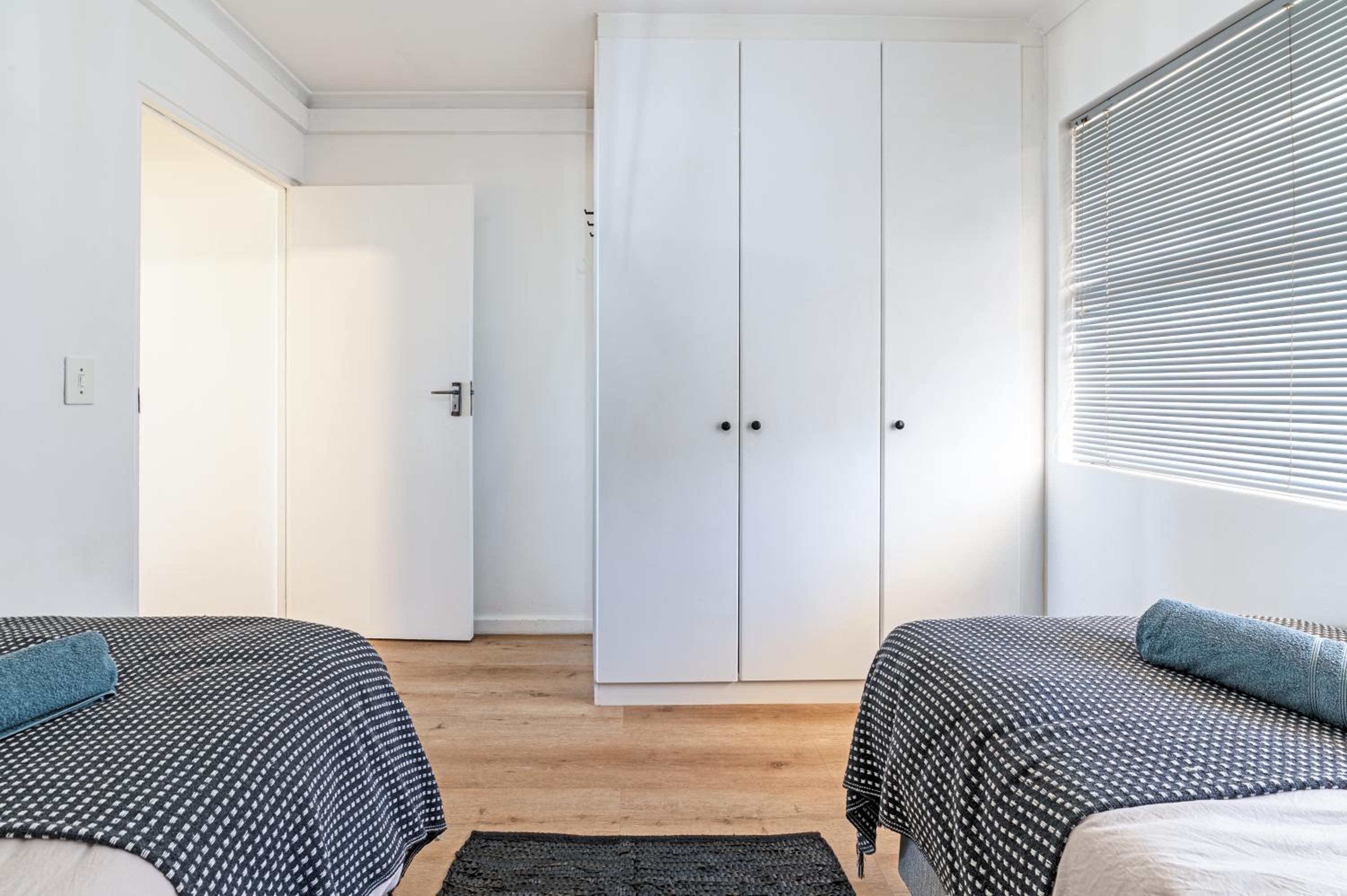 Luxury Beachfront Apartment in Blouberg, 304 The Waves view 2