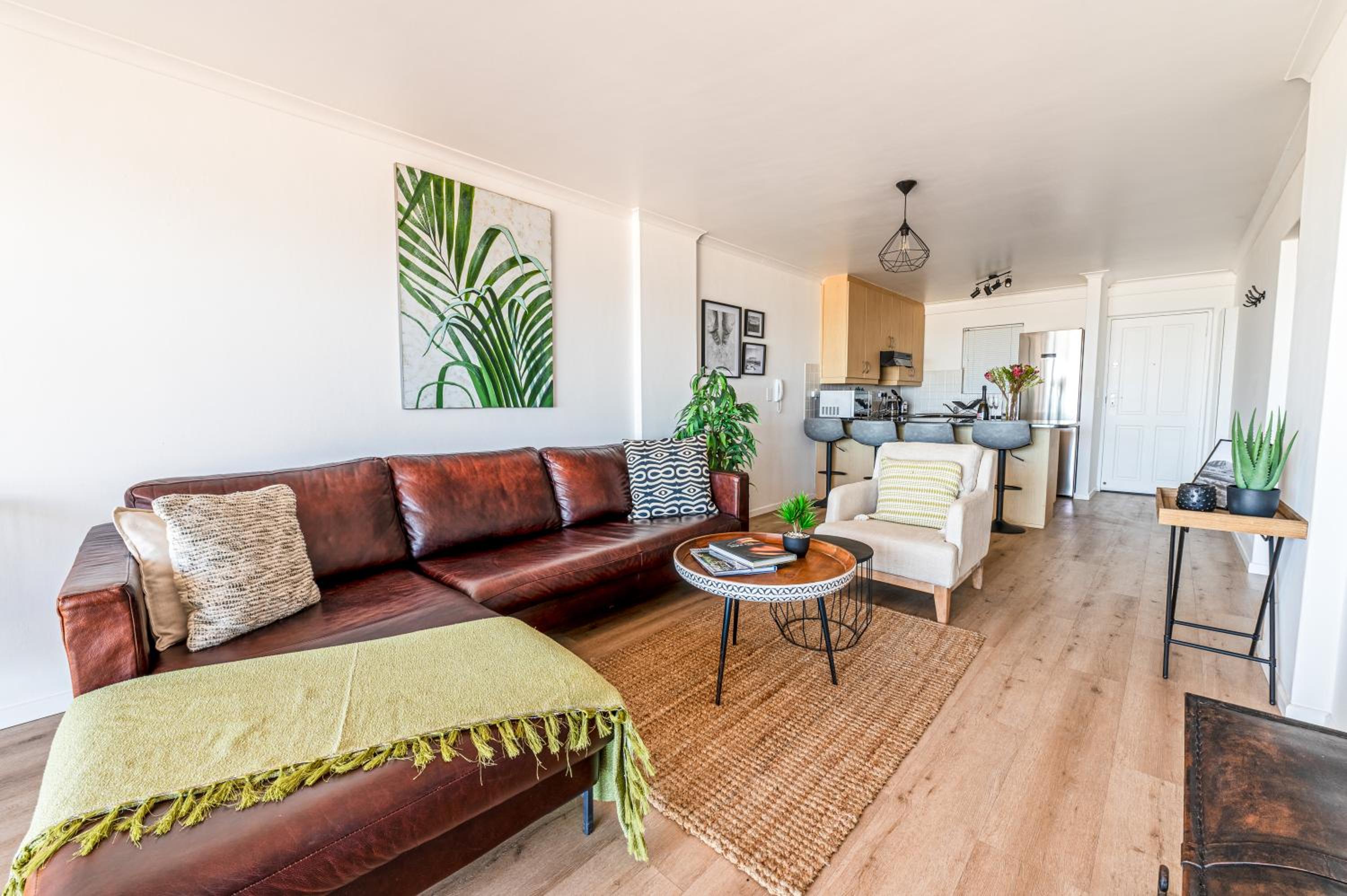 Luxury Beachfront Apartment in Blouberg, 304 The Waves view 3