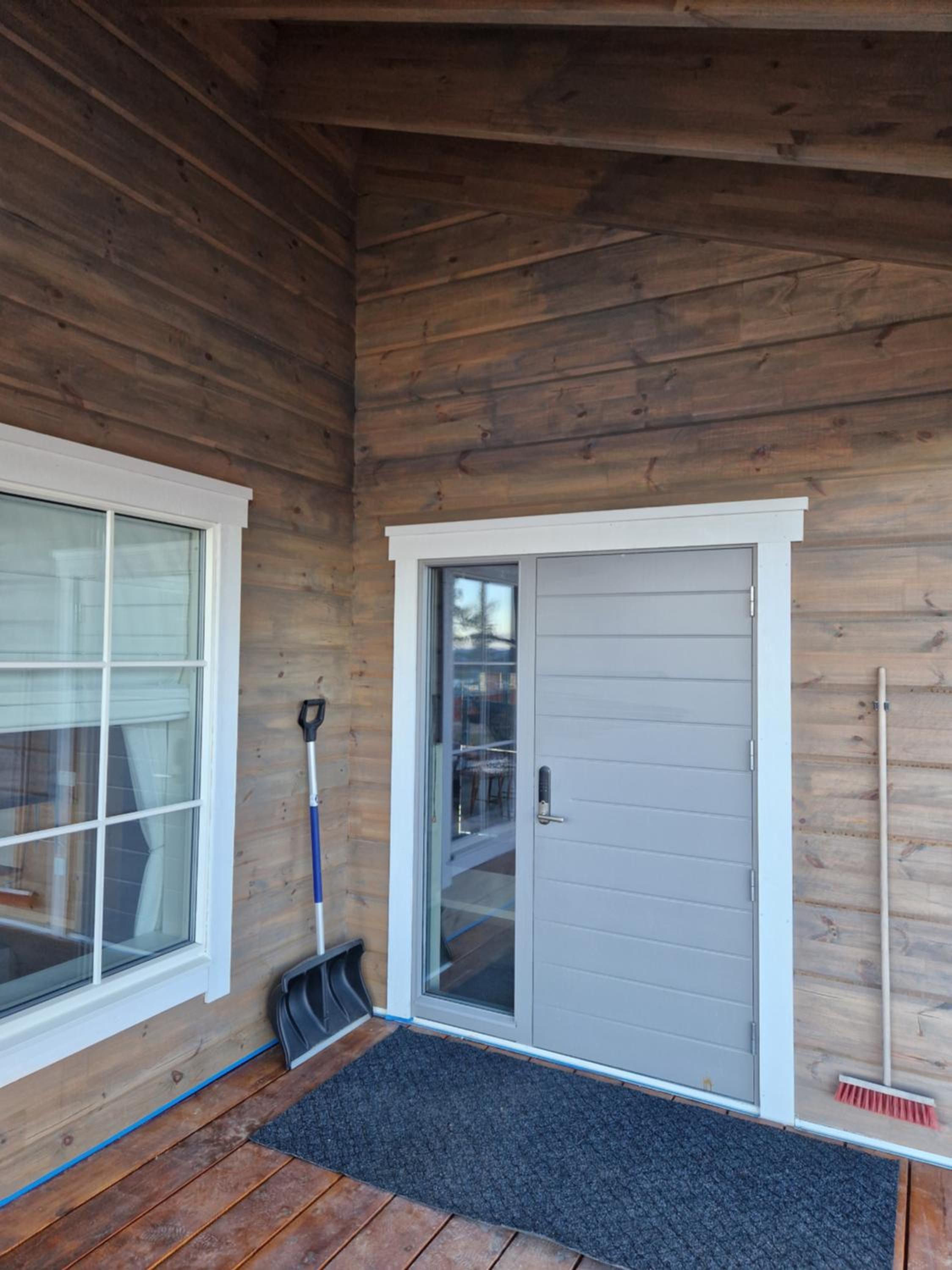 ArcticStay Timmerstugan - Authentic Log Cabin in Gällivare