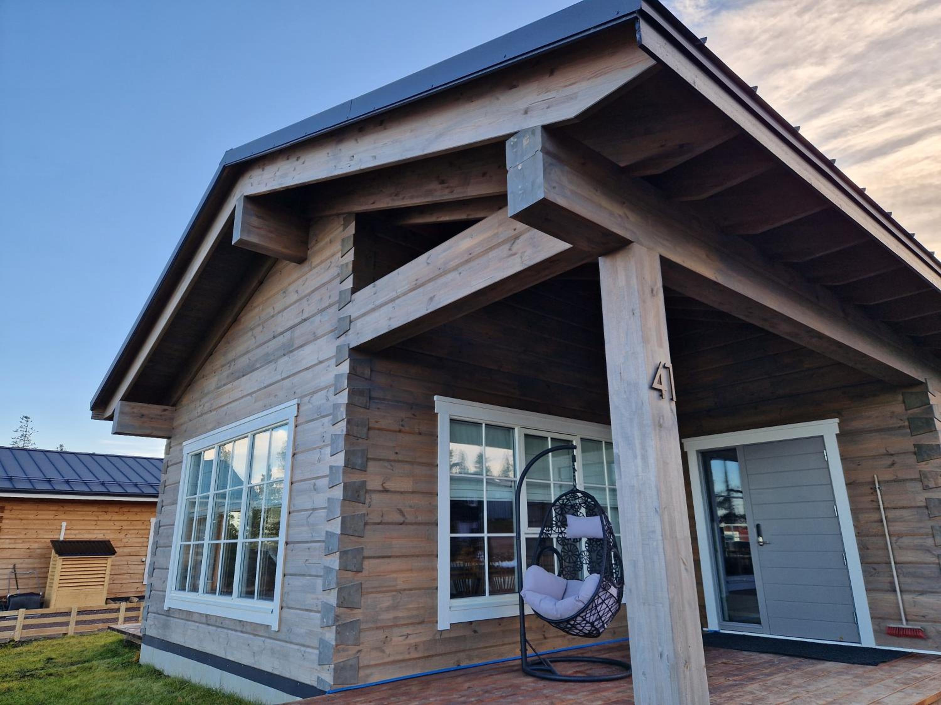 ArcticStay Timmerstugan - Authentic Log Cabin in Gällivare