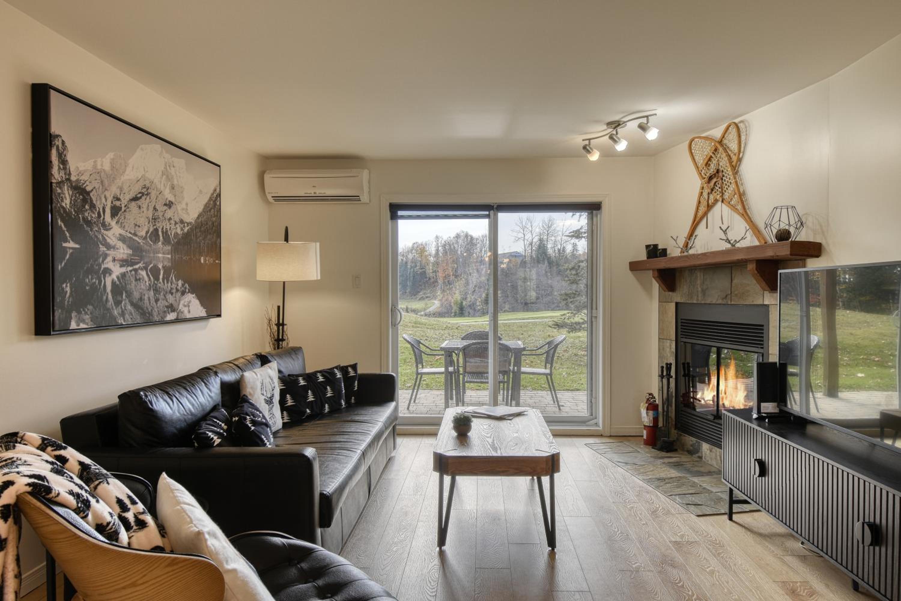 Cozy Chalet on the 9th Hole La Bête Pool Golf