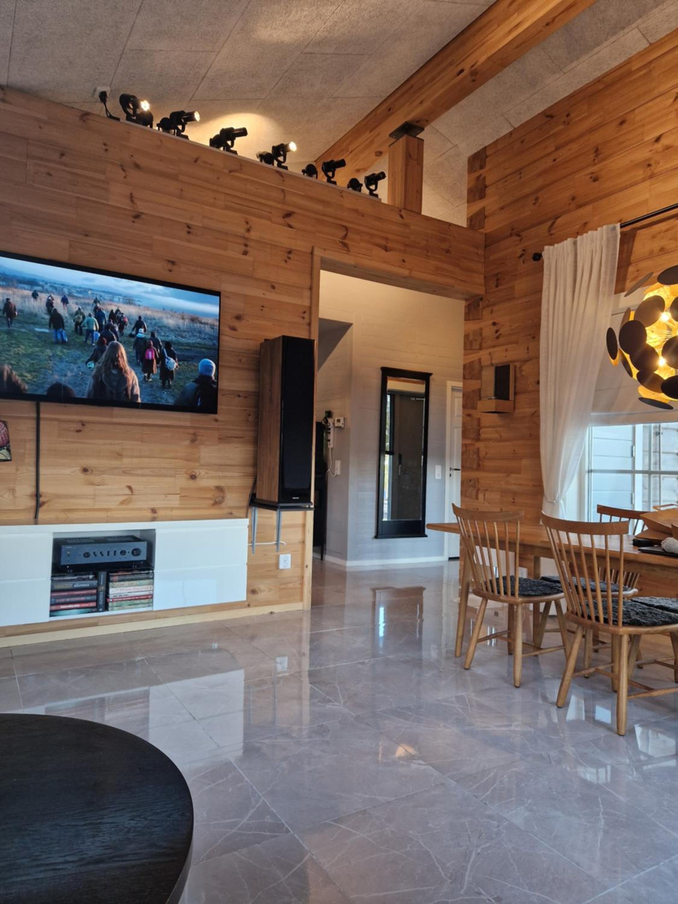ArcticStay Timmerstugan - Authentic Log Cabin in Gällivare