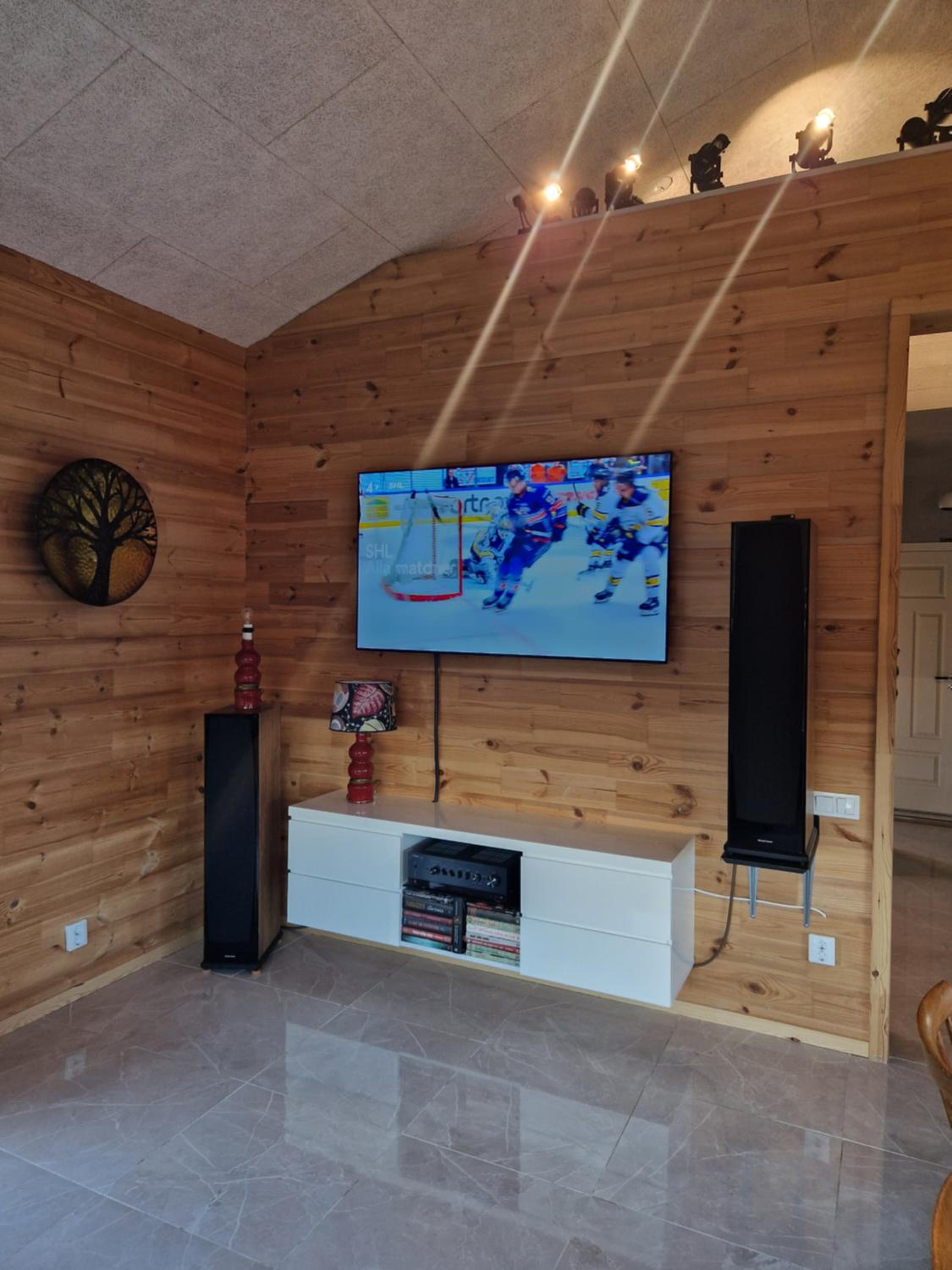 ArcticStay Timmerstugan - Authentic Log Cabin in Gällivare