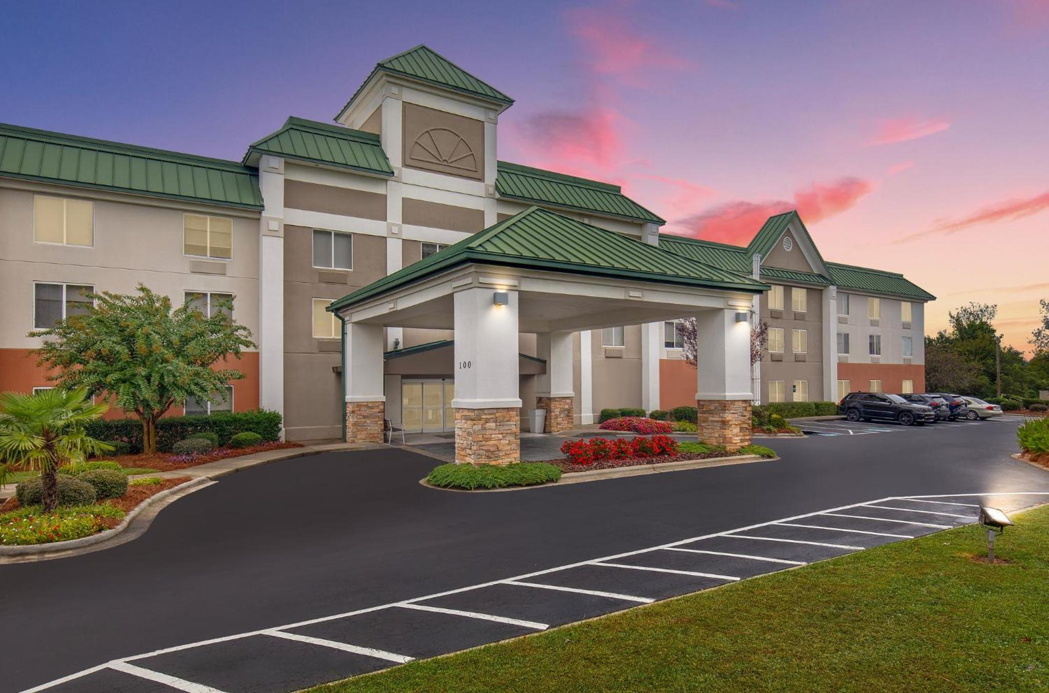 Gaffney Vacations - Holiday Inn Express  Suites Kings Mountain - Shelby Area, an IHG Hotel - Property Image 1
