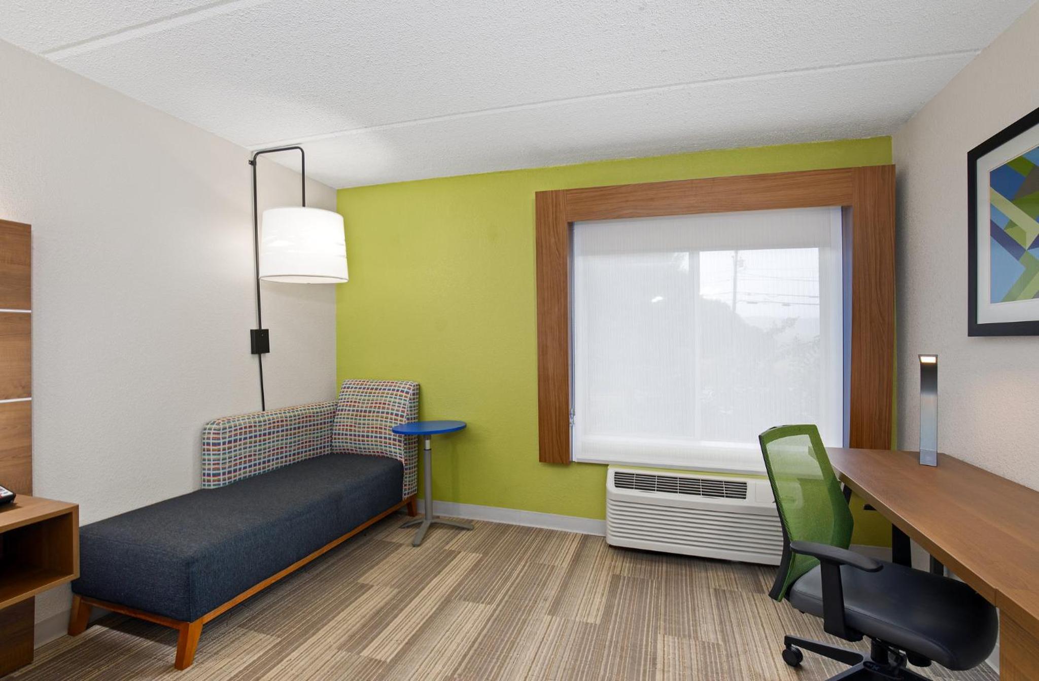 Gaffney Vacations - Holiday Inn Express  Suites Kings Mountain - Shelby Area, an IHG Hotel - Property Image 5