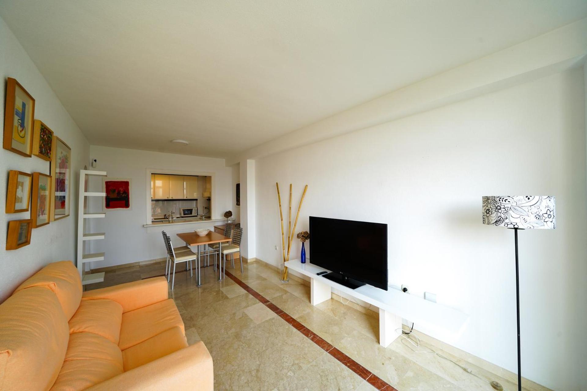 Amplio apartamento en Campoamor