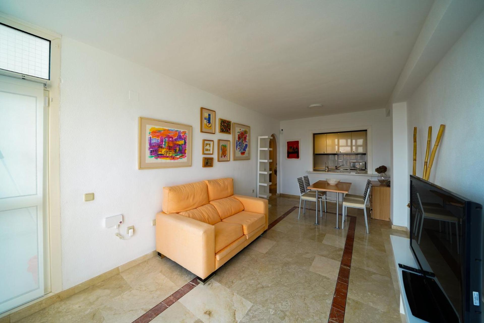 Amplio apartamento en Campoamor