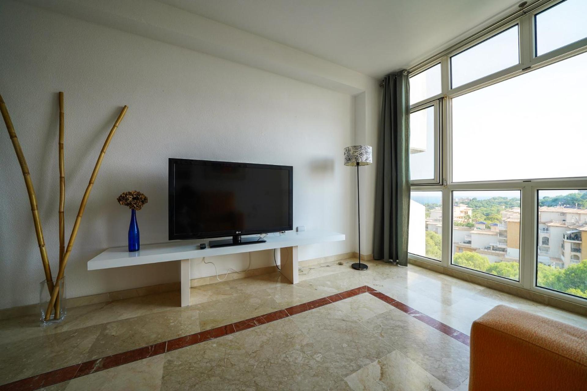 Amplio apartamento en Campoamor